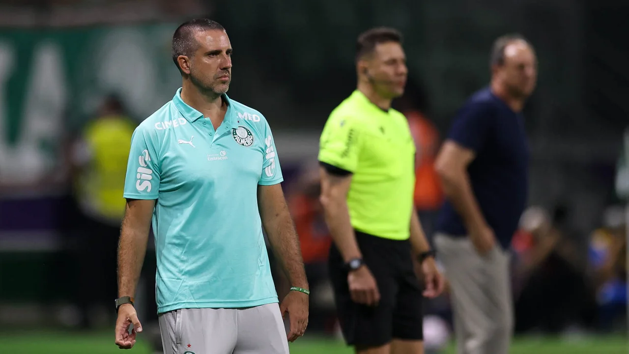 Palmeiras x Corinthians: torcida inflama clássico, mas João Martins esfria
