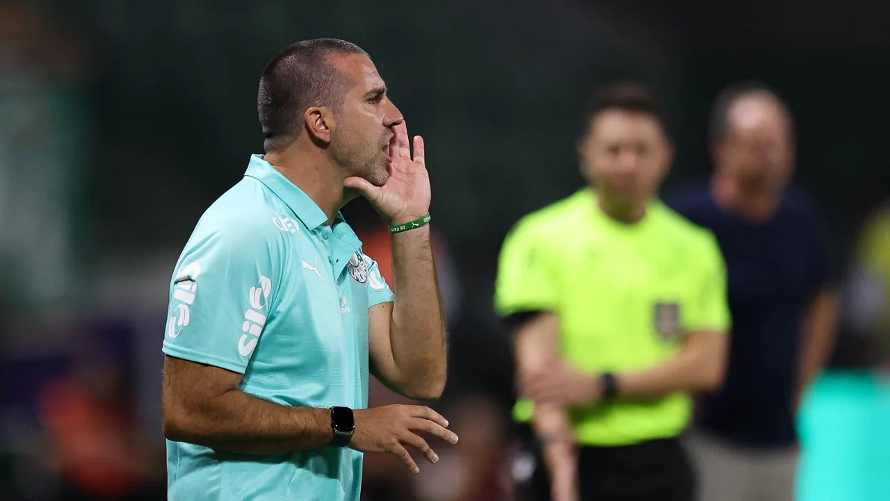 Auxiliar de Abel explica escolhas no Palmeiras após data Fifa e revela se Paulinho joga o Derby