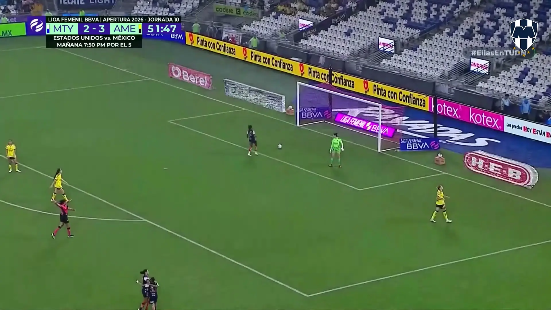 O golaço de Chavarin contra o América Feminino