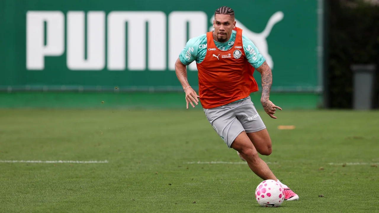 Vitor Roque fica na parte interna, e Palmeiras inicia preparação para enfrentar o Athetico-PR