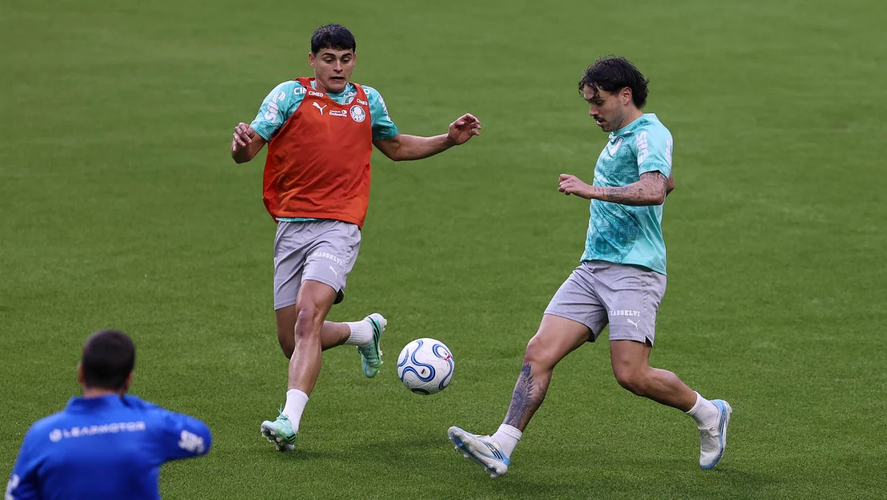 Palmeiras faz ajustes táticos para “decisão” na Libertadores sem Vitor Roque; veja provável escalação