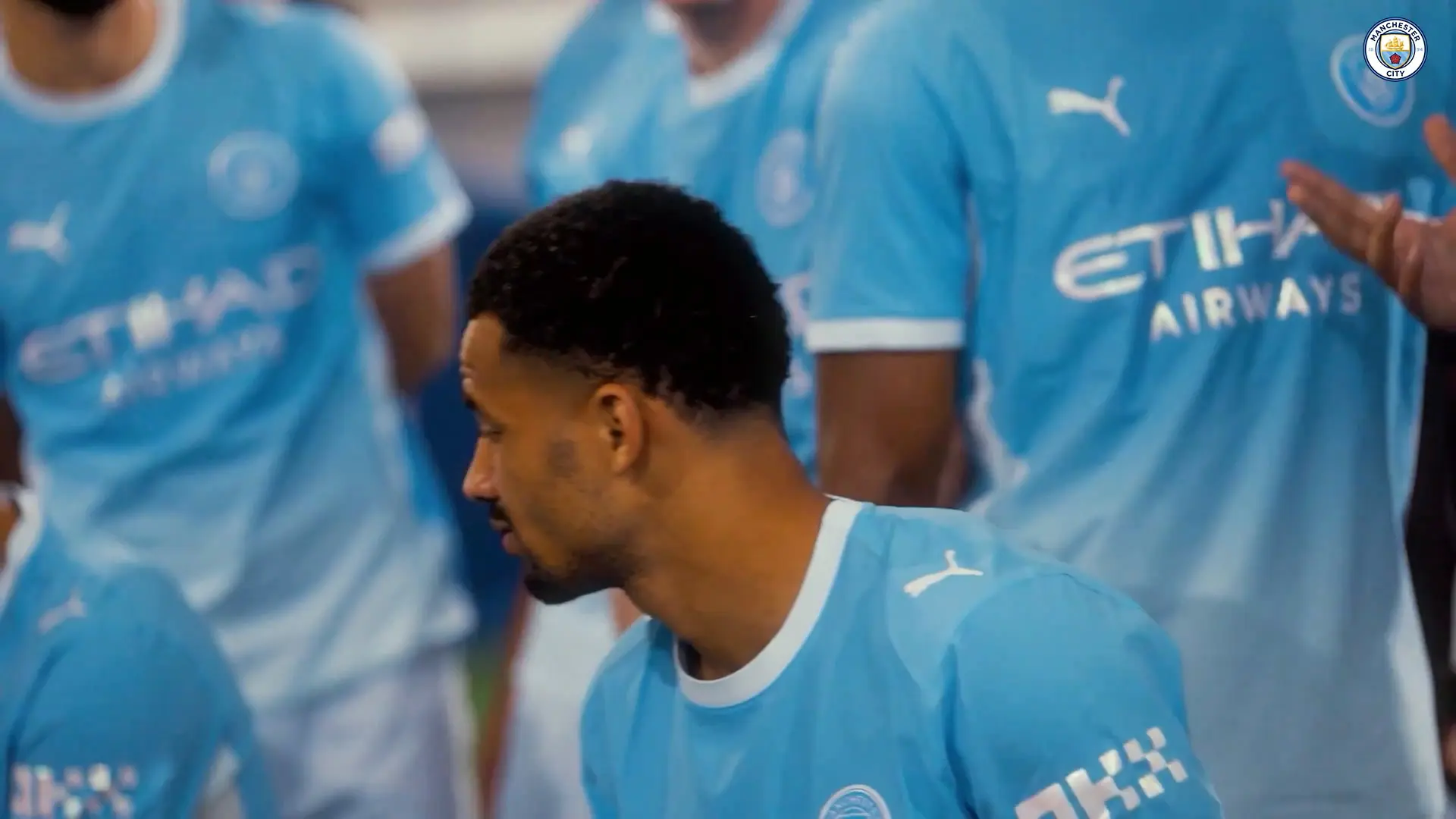 Bastidores do ensaio fotográfico do Manchester City para 2026-27