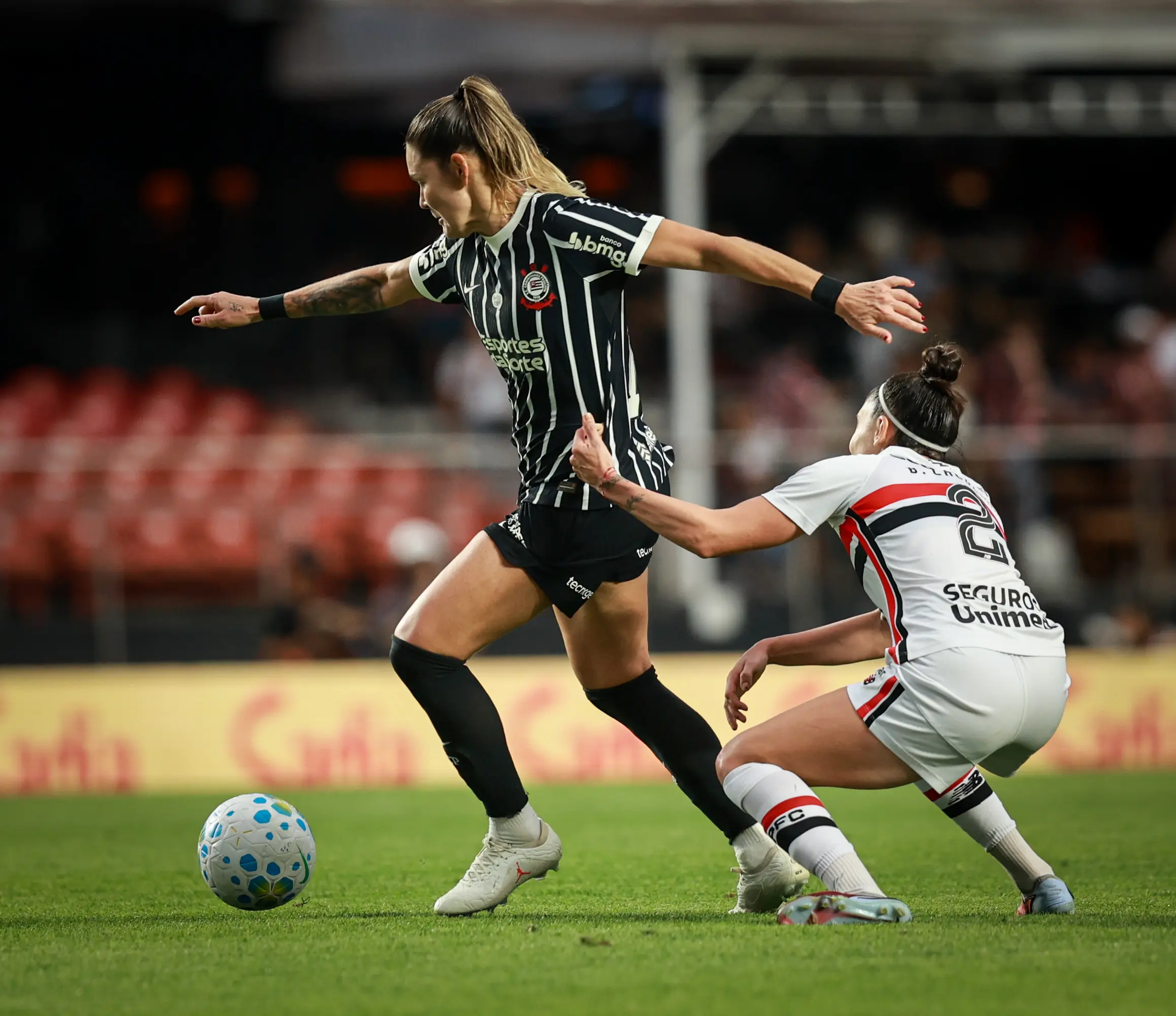 Memphis e Gabi Zanotti: camisas 10 vivem coincidências amargas em decisões do Corinthians