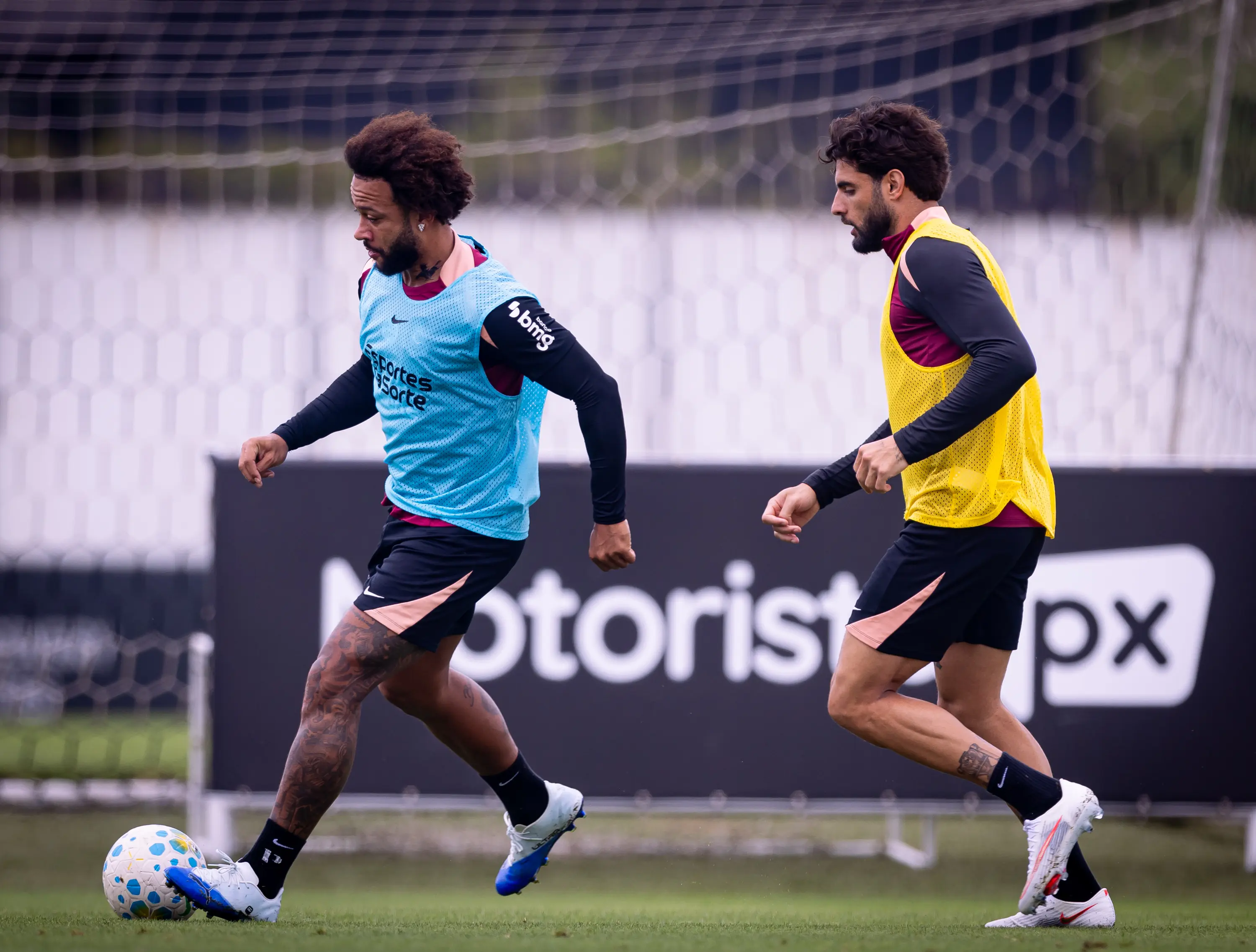 Diniz faz testes no time e Corinthians retoma preparação para encarar o Inter