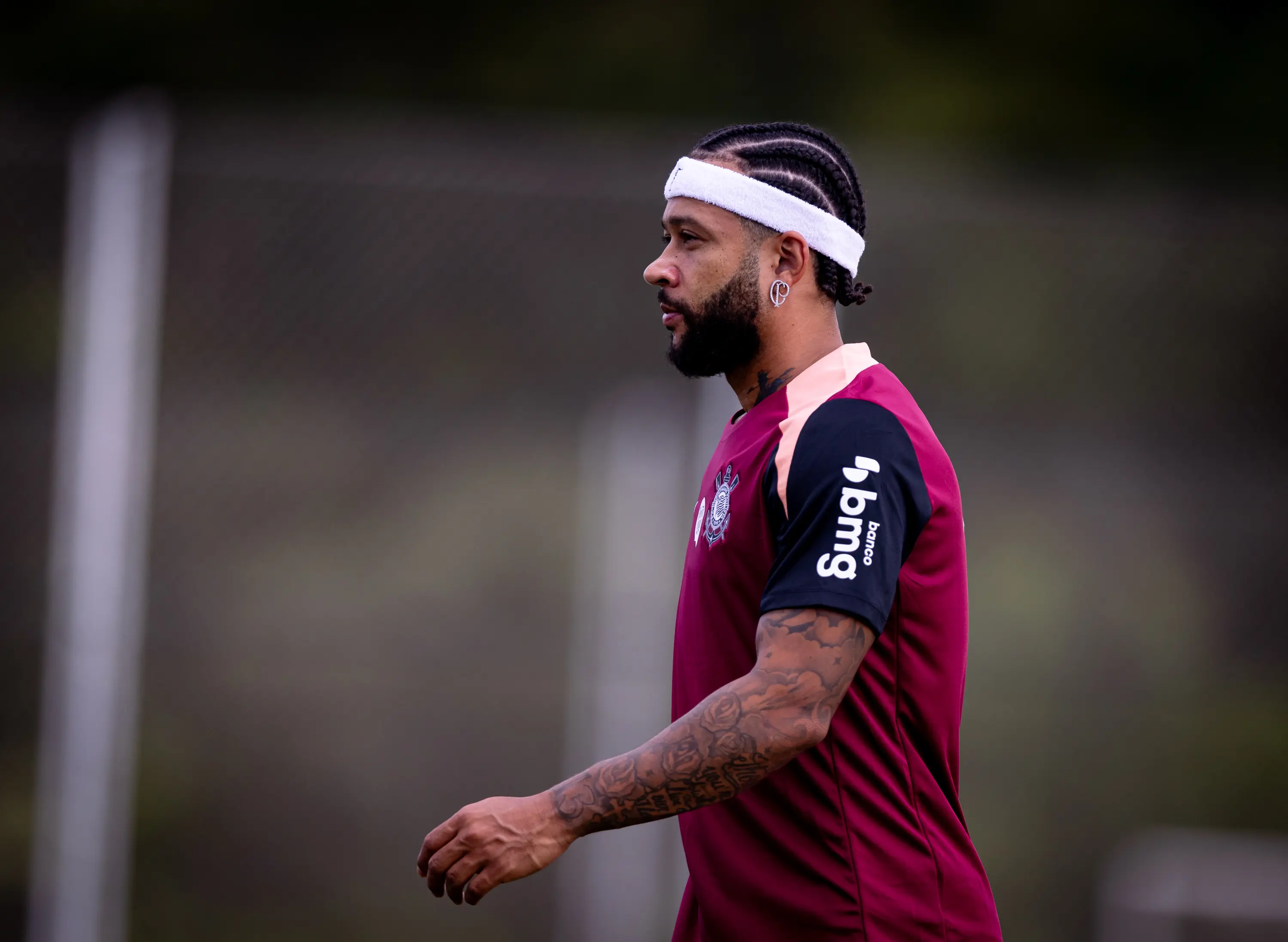 Corinthians vai cobrar evolução física de Memphis e planeja trabalho individualizado