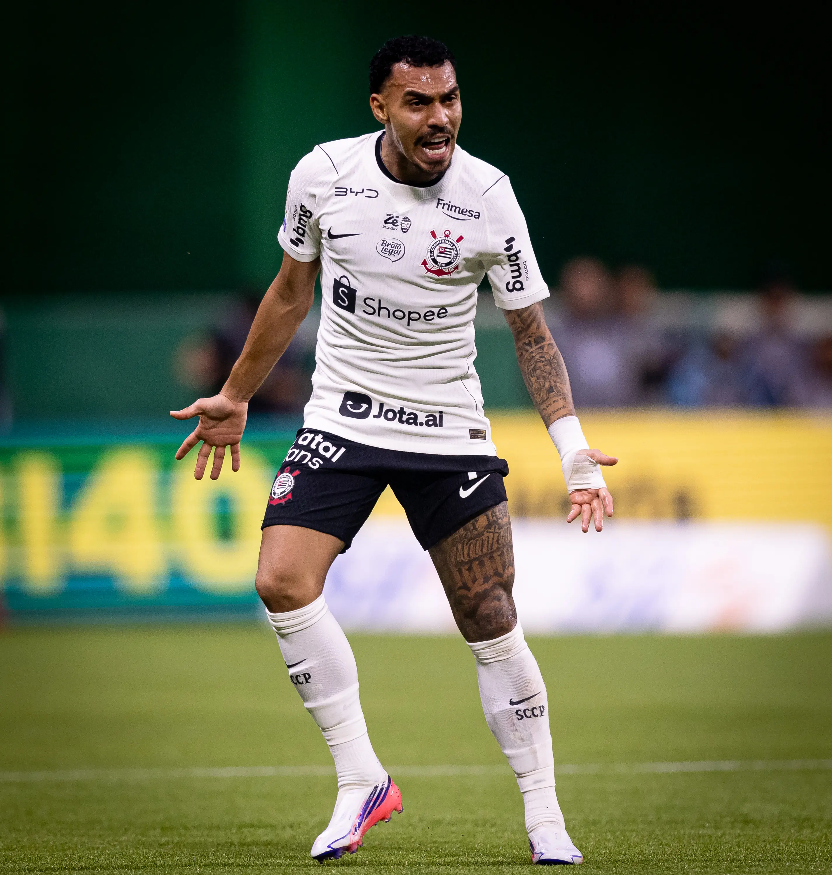 Corinthians aguarda por Seedorf em semana livre antes de encarar o Vitória