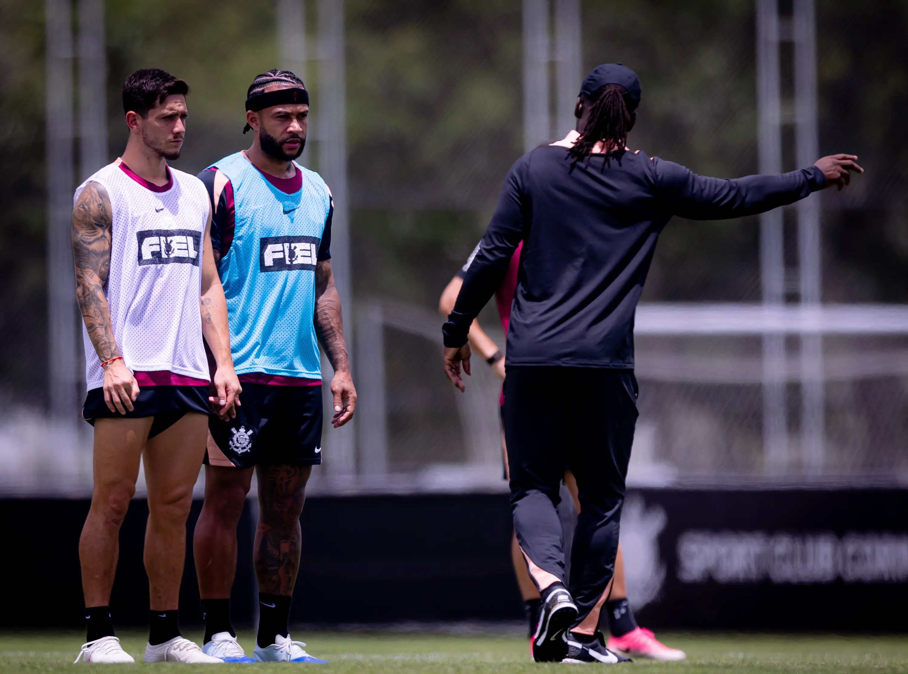 Corinthians abre preparação para pegar o Vasco e terá reforço de Memphis