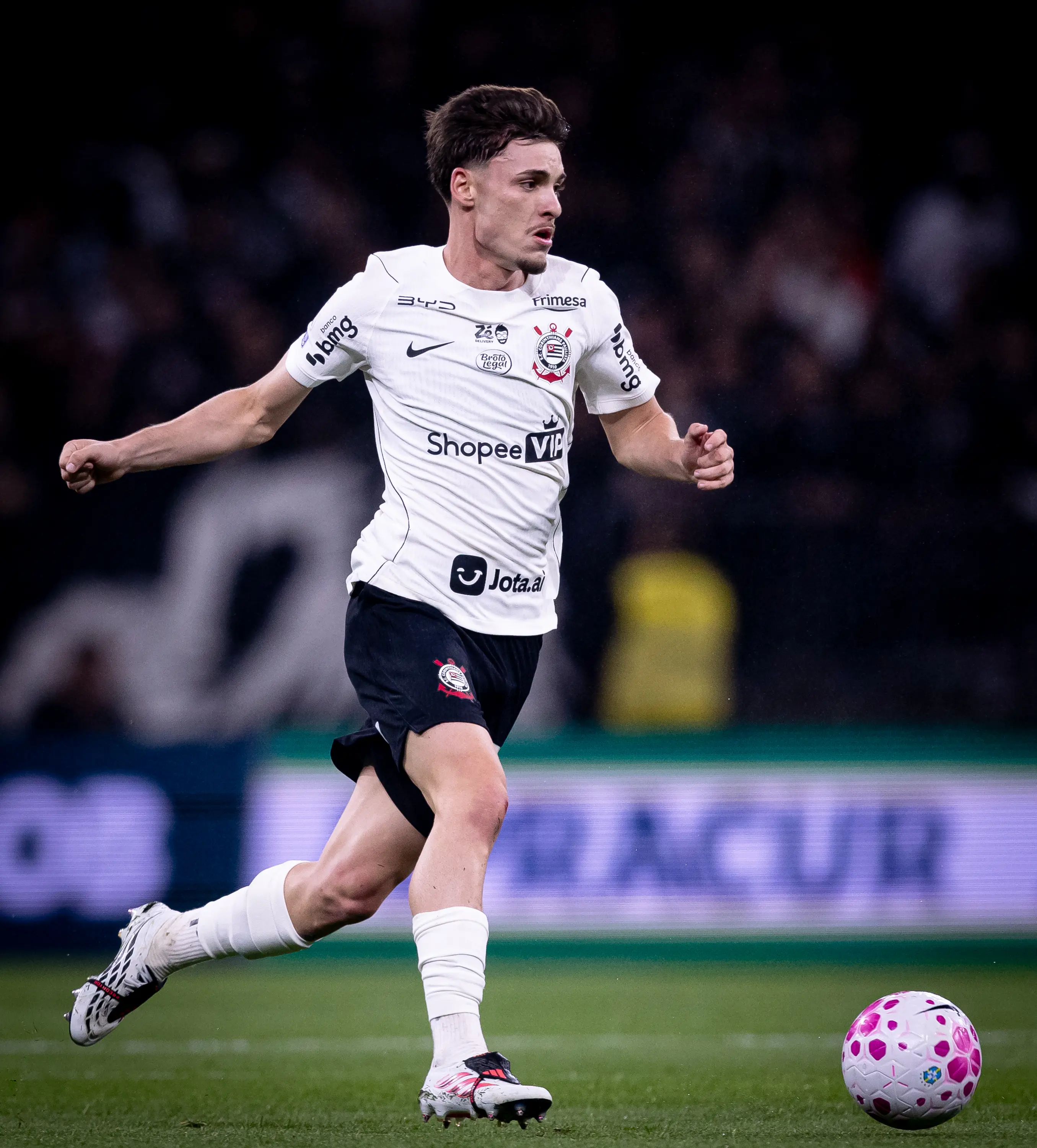 Empate com o Vitória aumenta risco de queda do Corinthians no Brasileirão