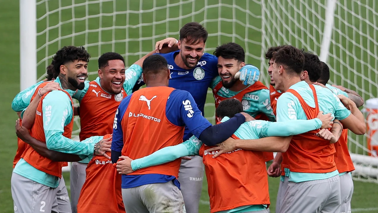 Palmeiras finaliza preparação, e Abel pode ter até três reforços contra o Santos; veja provável escalação