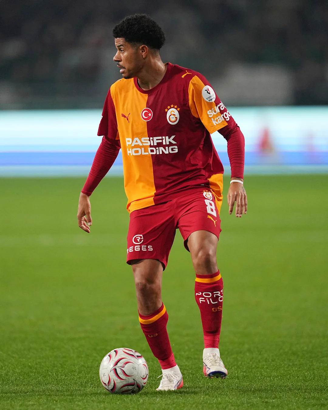 Ex-São Paulo, Gabriel Sara celebra centésimo jogo pelo Galatasaray