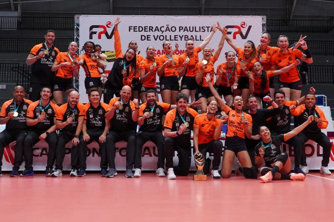Osasco vence Sesi Bauru no golden set e conquista 19º título paulista de vôlei