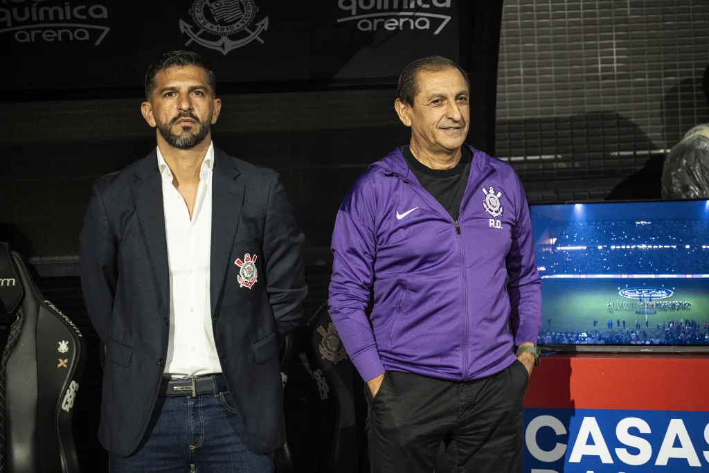Ramón Díaz é o favorito para assumir o Corinthians após demissão de Diniz