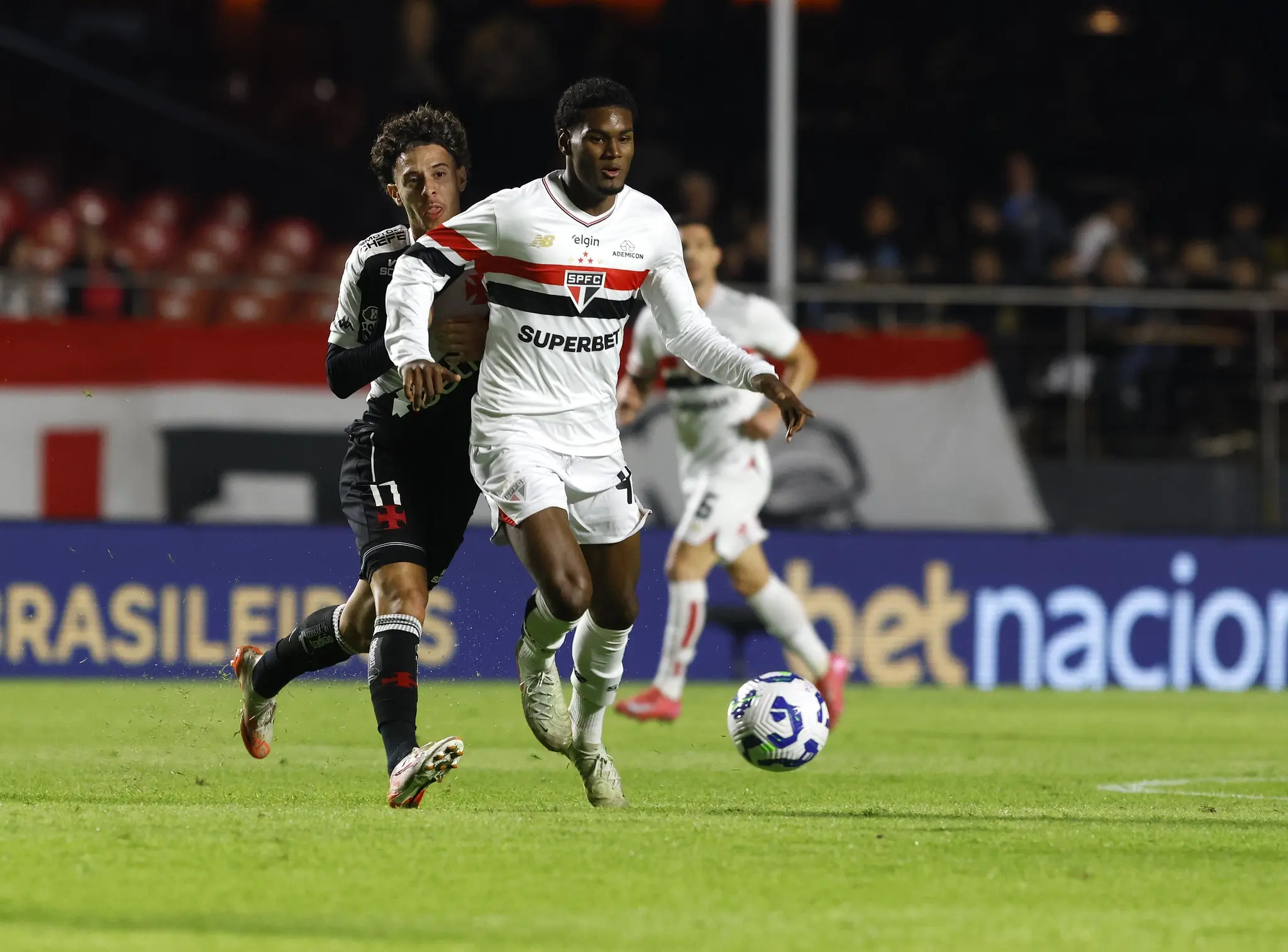 Clube do Rio aciona o São Paulo na Justiça por dívida relacionada a Lucas Ferreira; entenda