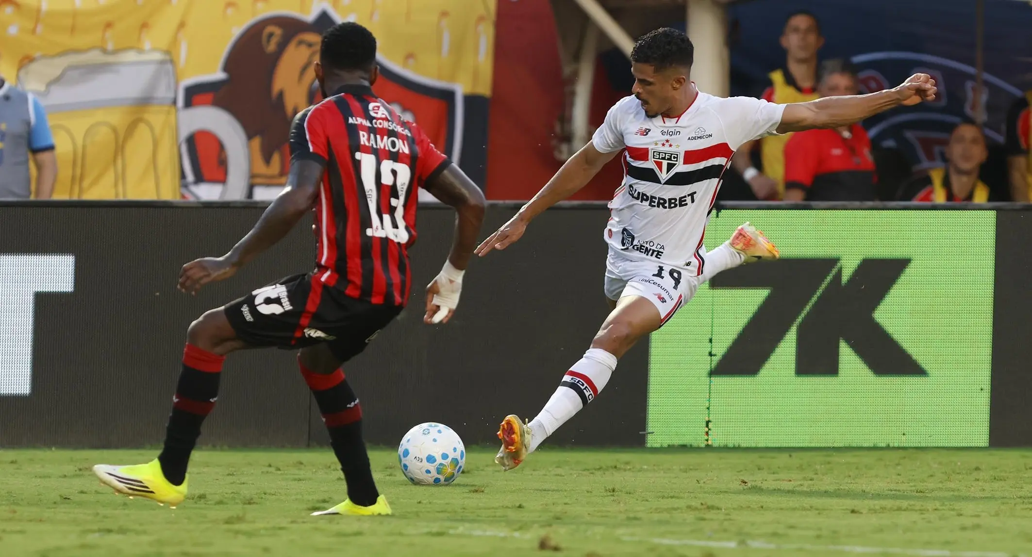 São Paulo recebe Vitória no Morumbis em duelo decisivo pelo Campeonato Brasileiro​‌​