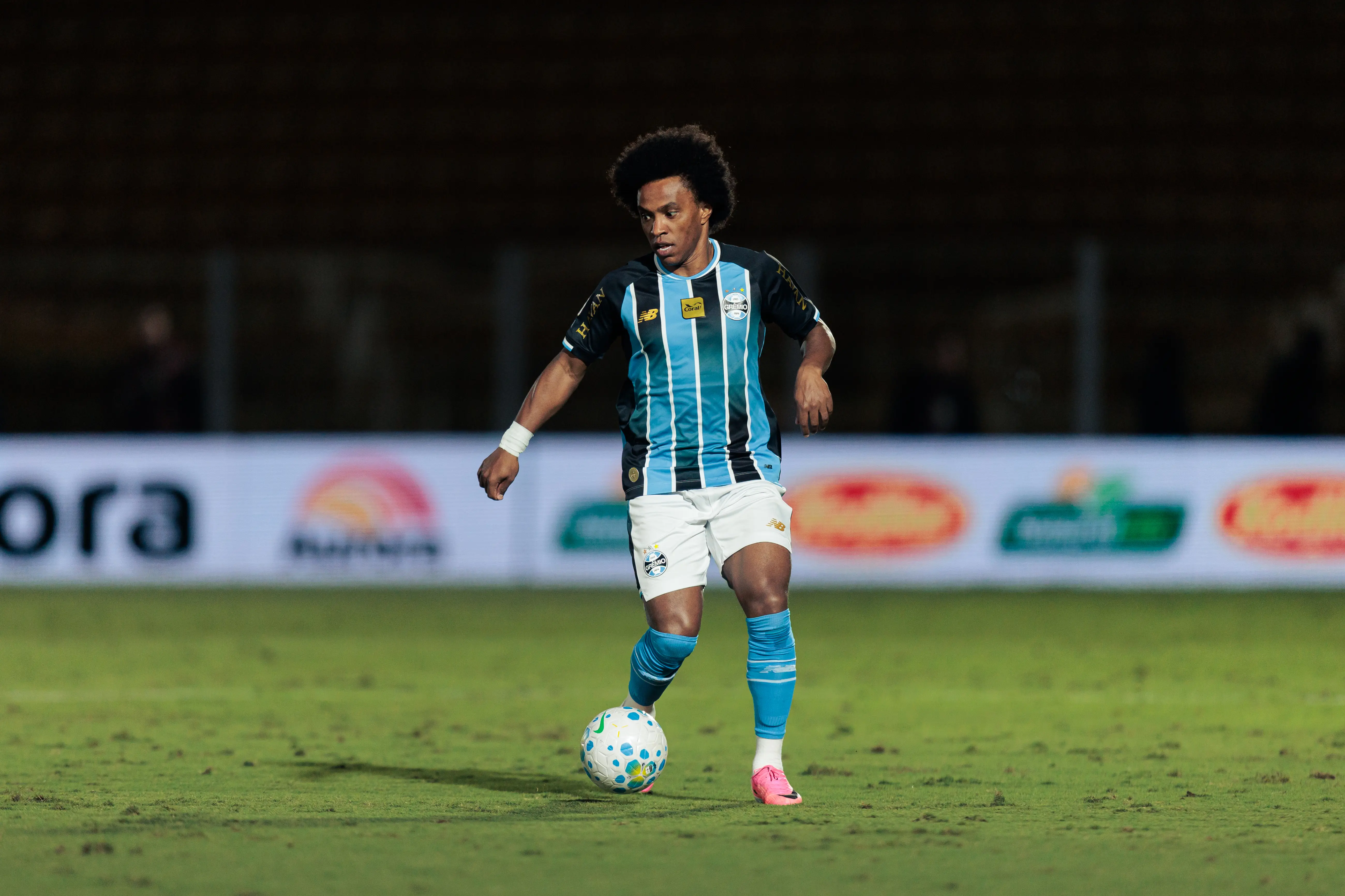 Ex-Corinthians, Willian descarta retorno ao Brasil e abre o jogo sobre futuro no futebol