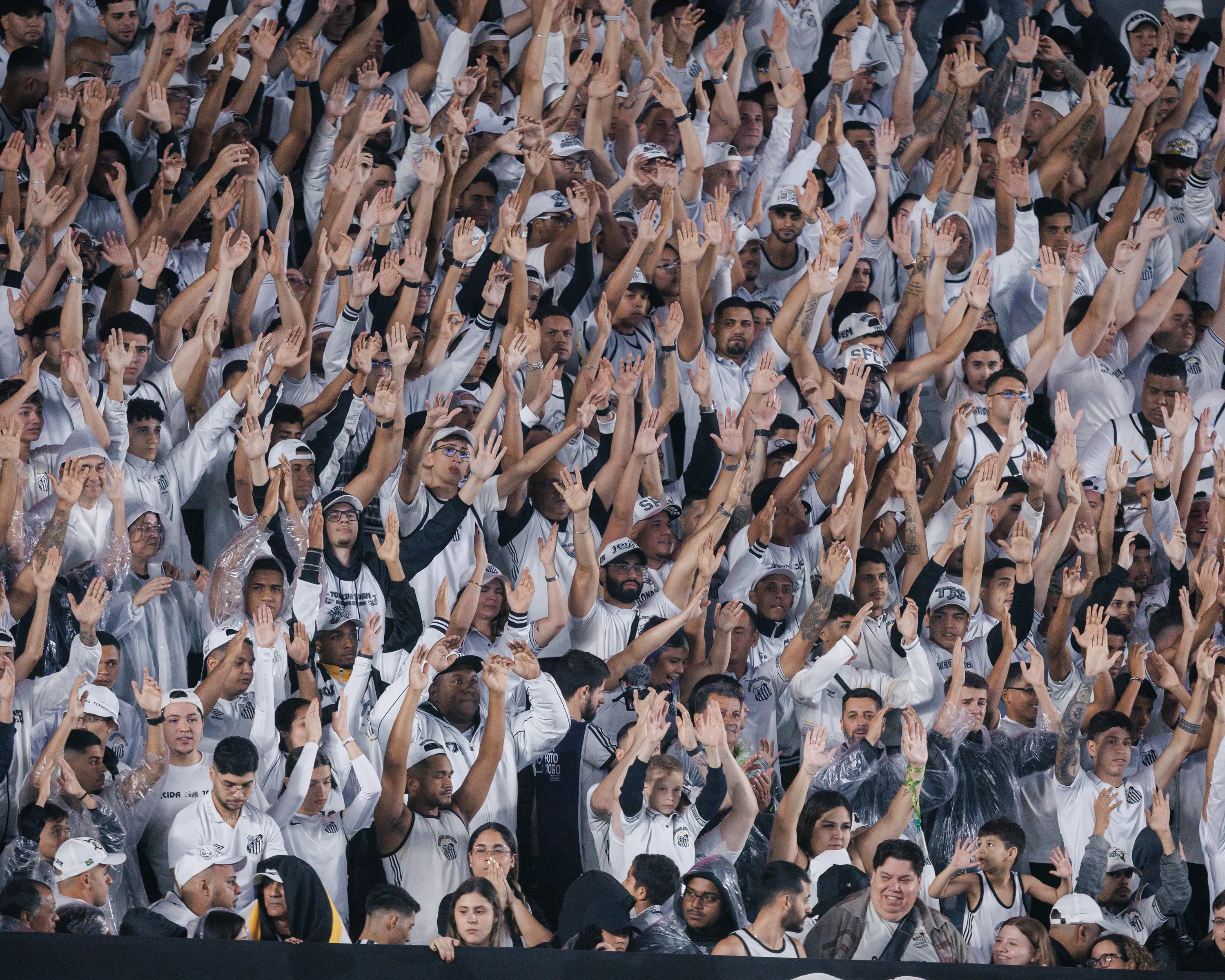 Torcida do Santos esgota ingressos para o jogo contra o Flamengo na Vila Belmiro