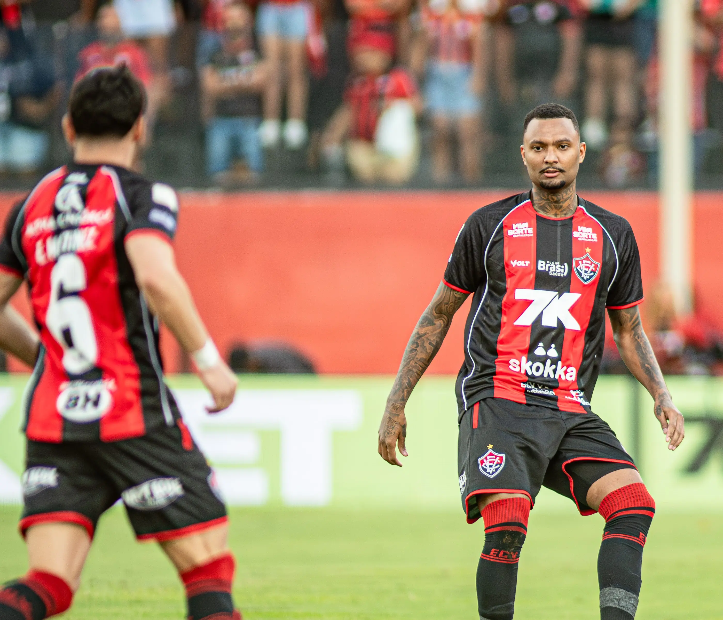 Vitória x Chapecoense: veja prováveis escalações e onde assistir ao duelo pelo Brasileirão