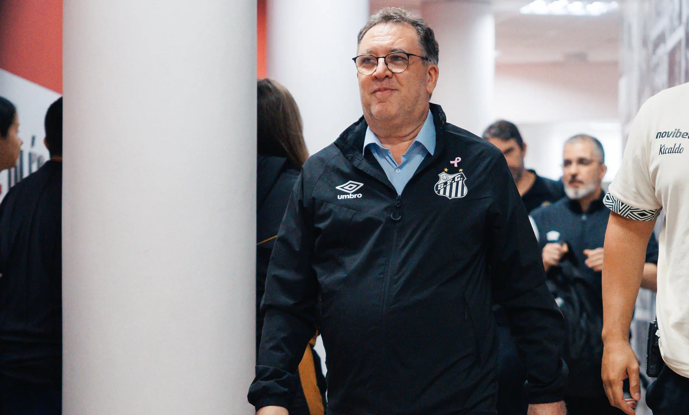 Presidente do Santos garante capacidade normal da Vila Belmiro contra o Flamengo