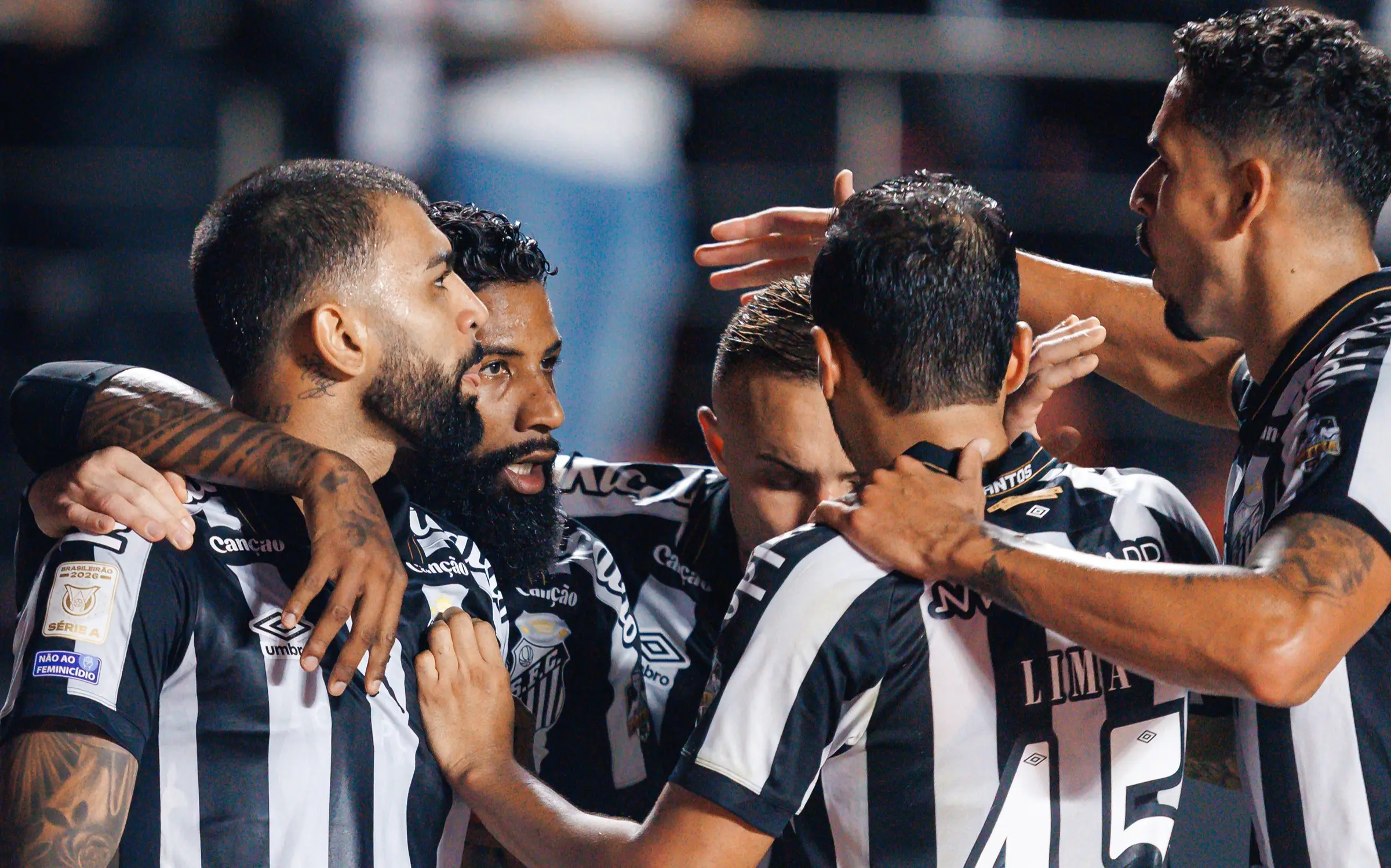 Análise: Santos troca domínio por eficiência e mostra força para virar o clássico