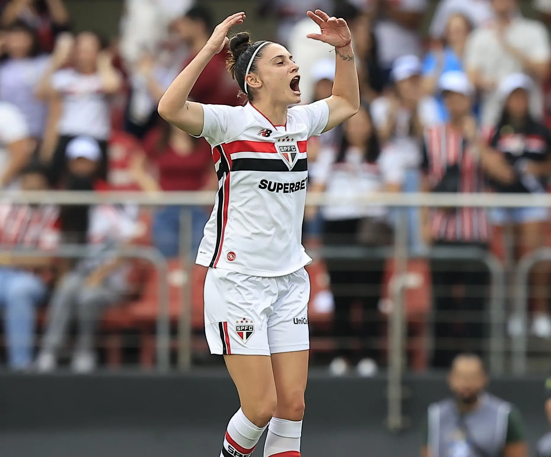 Bruna Calderan sofre fraturas faciais e passará por cirurgia no São Paulo