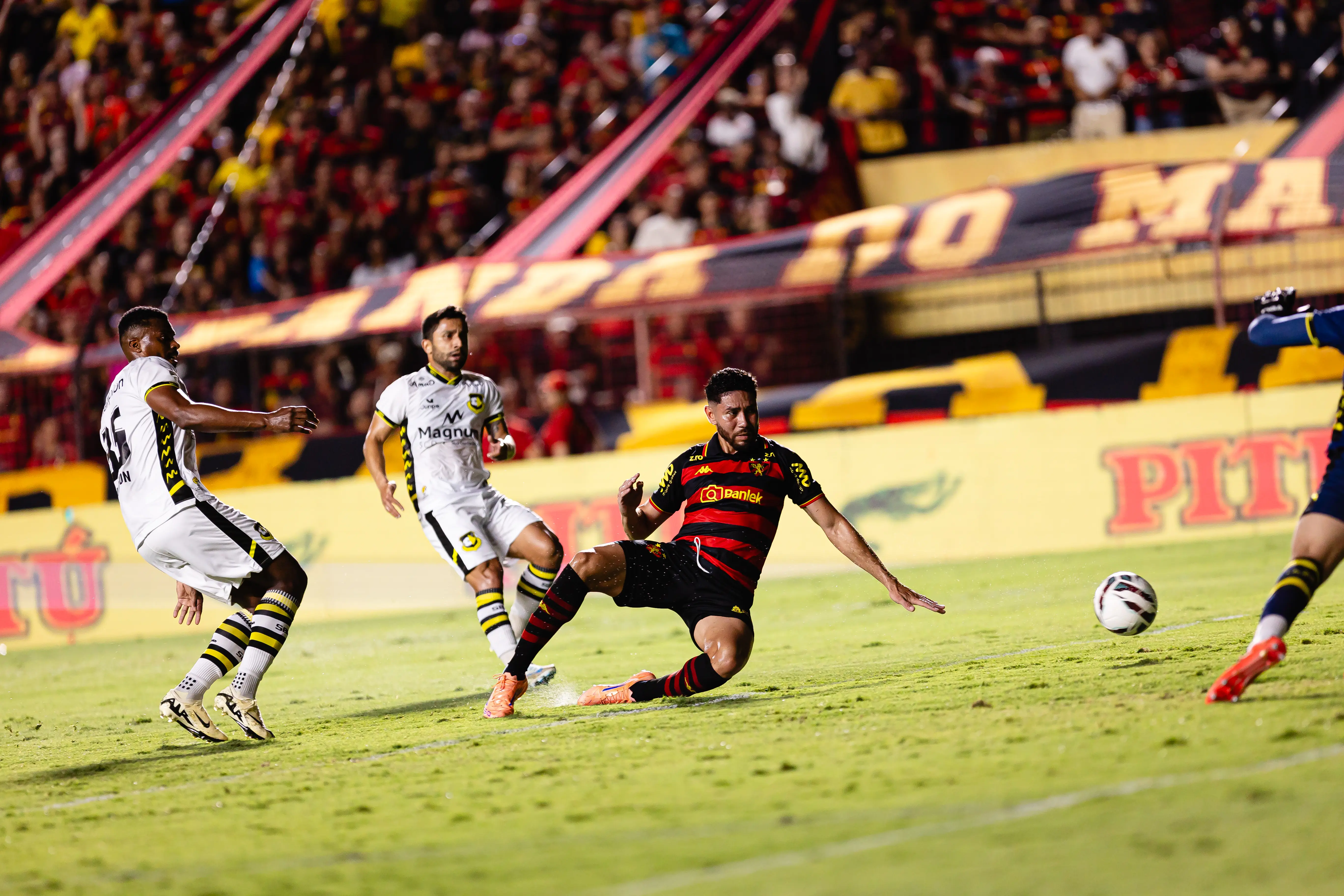 Sport vence São Bernardo e encosta no G6 da Série B