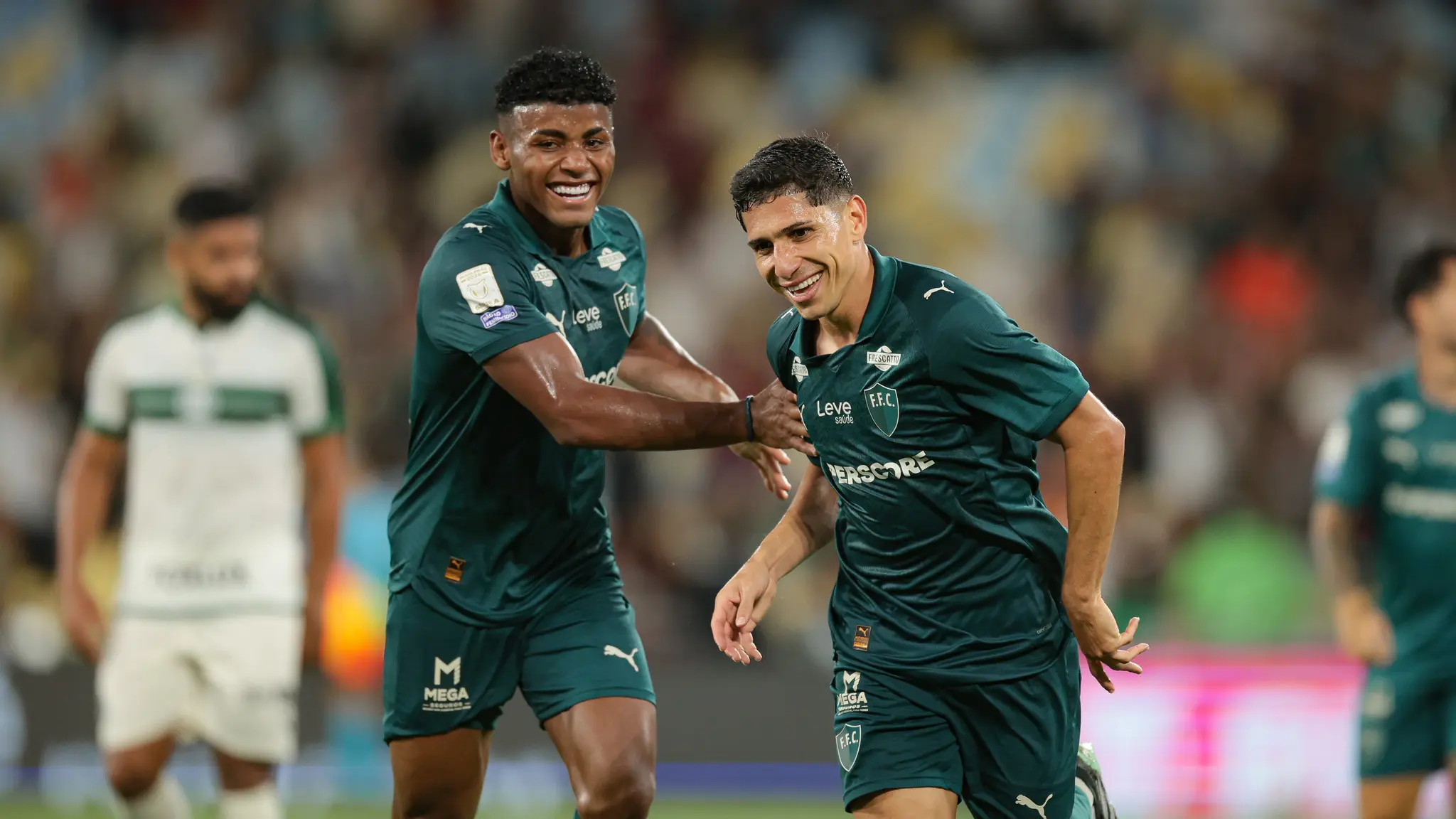 Melhores momentos: Fluminense 4 x 0 Coritiba pelo Brasileirão