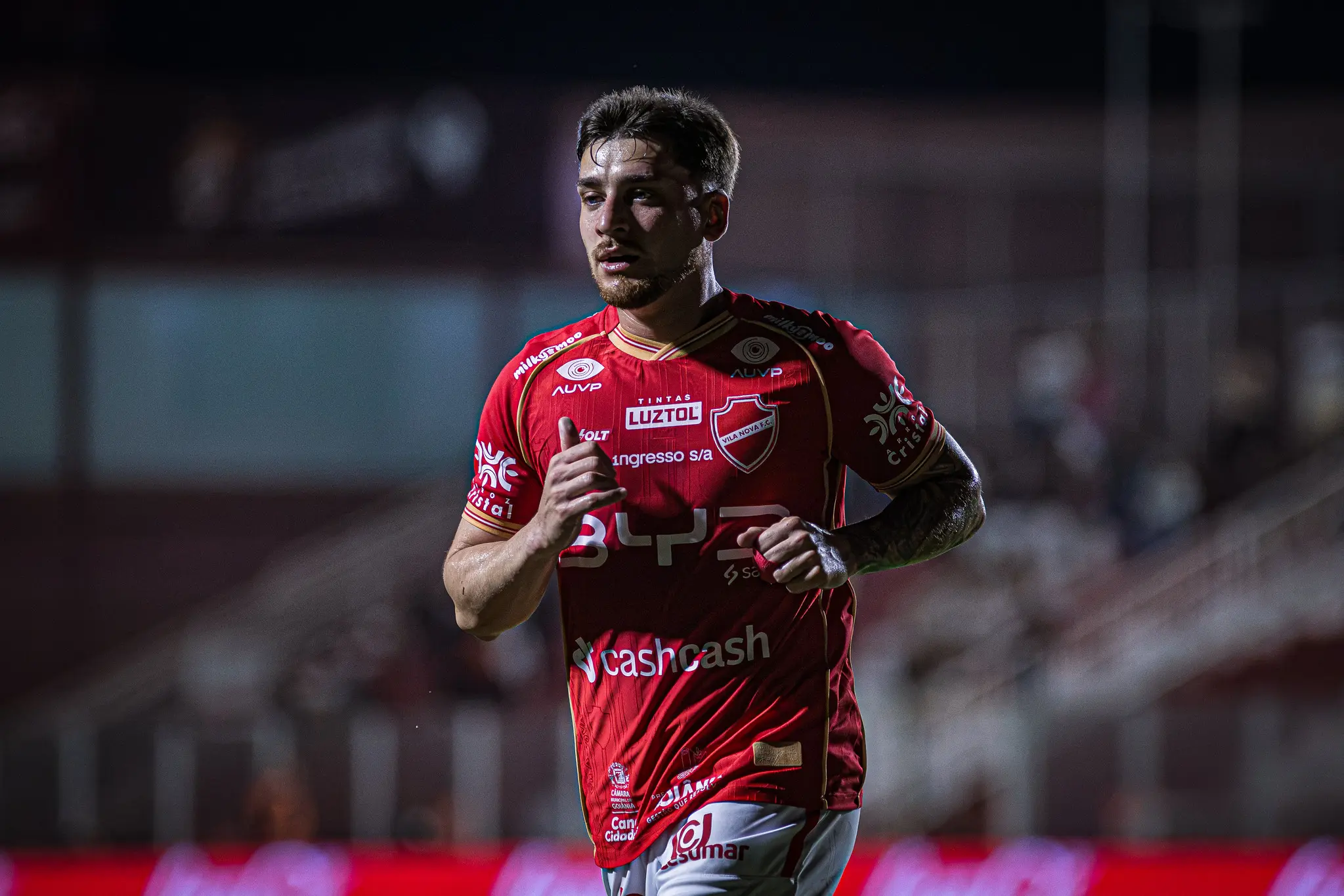 Vila Nova vence o Náutico fora de casa e reassume a liderança da Série B
