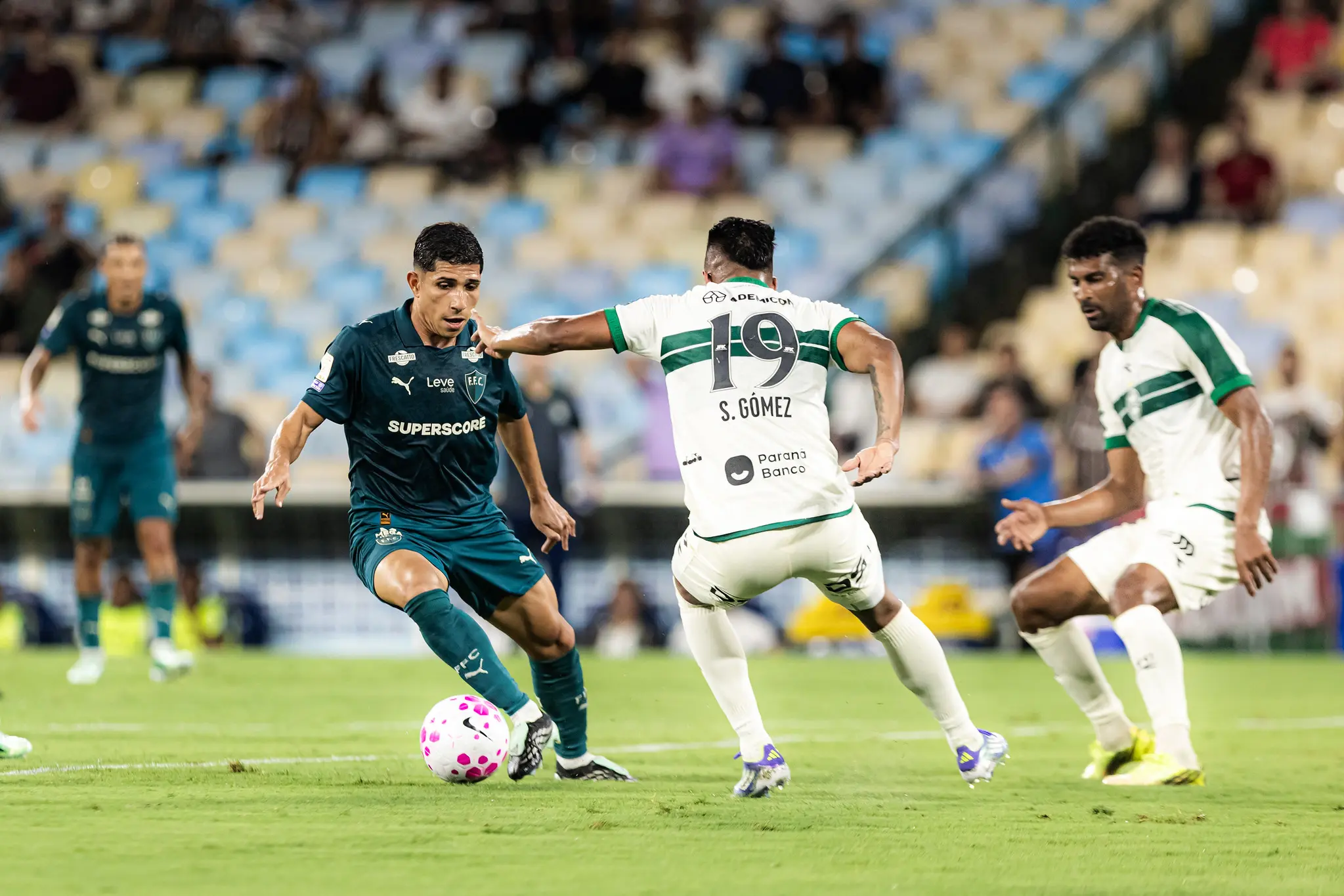 Veja galeria de fotos do jogo entre Fluminense e Coritiba pelo Brasileiro