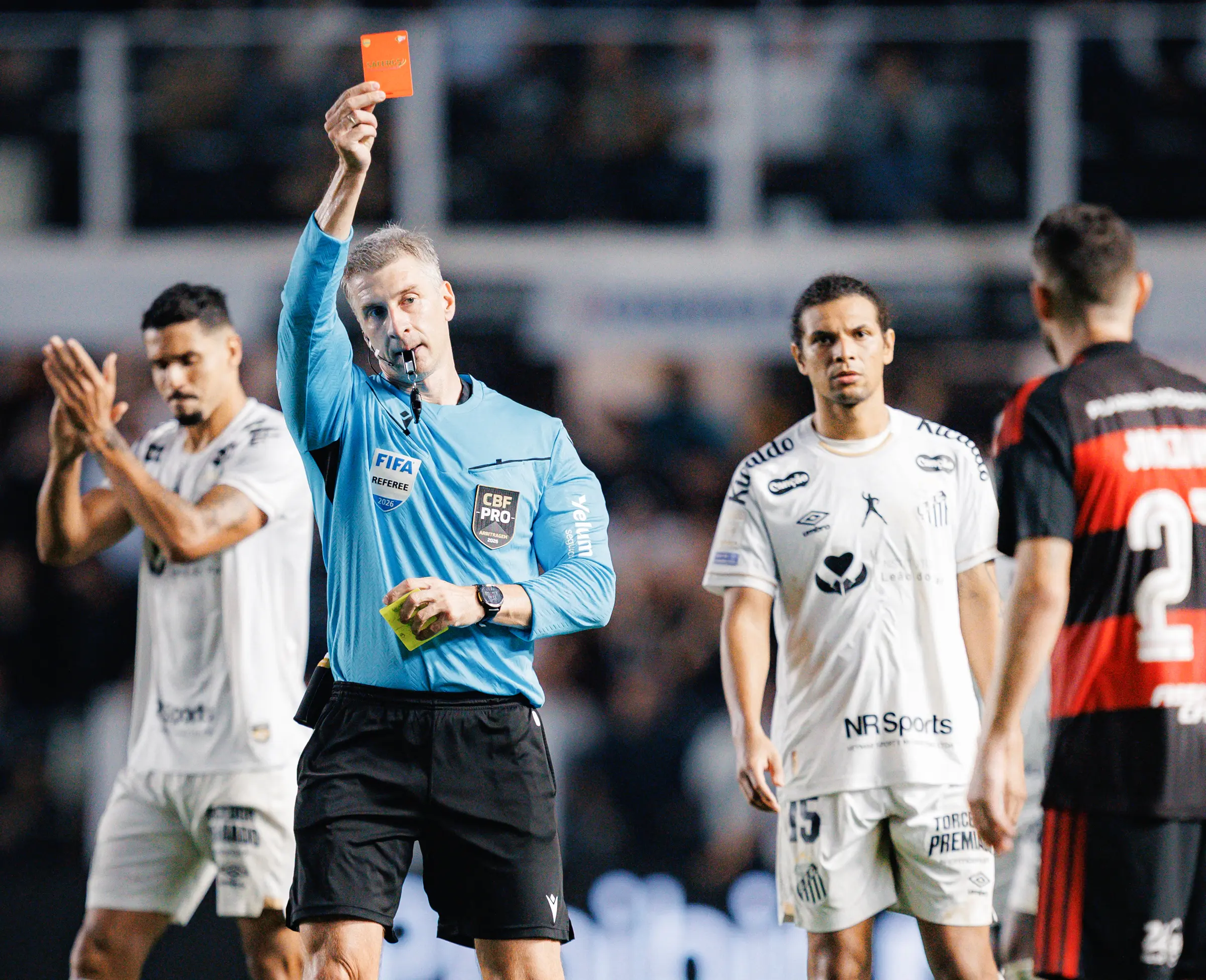 Jorginho dispara contra arbitragem após empate entre Flamengo e Santos