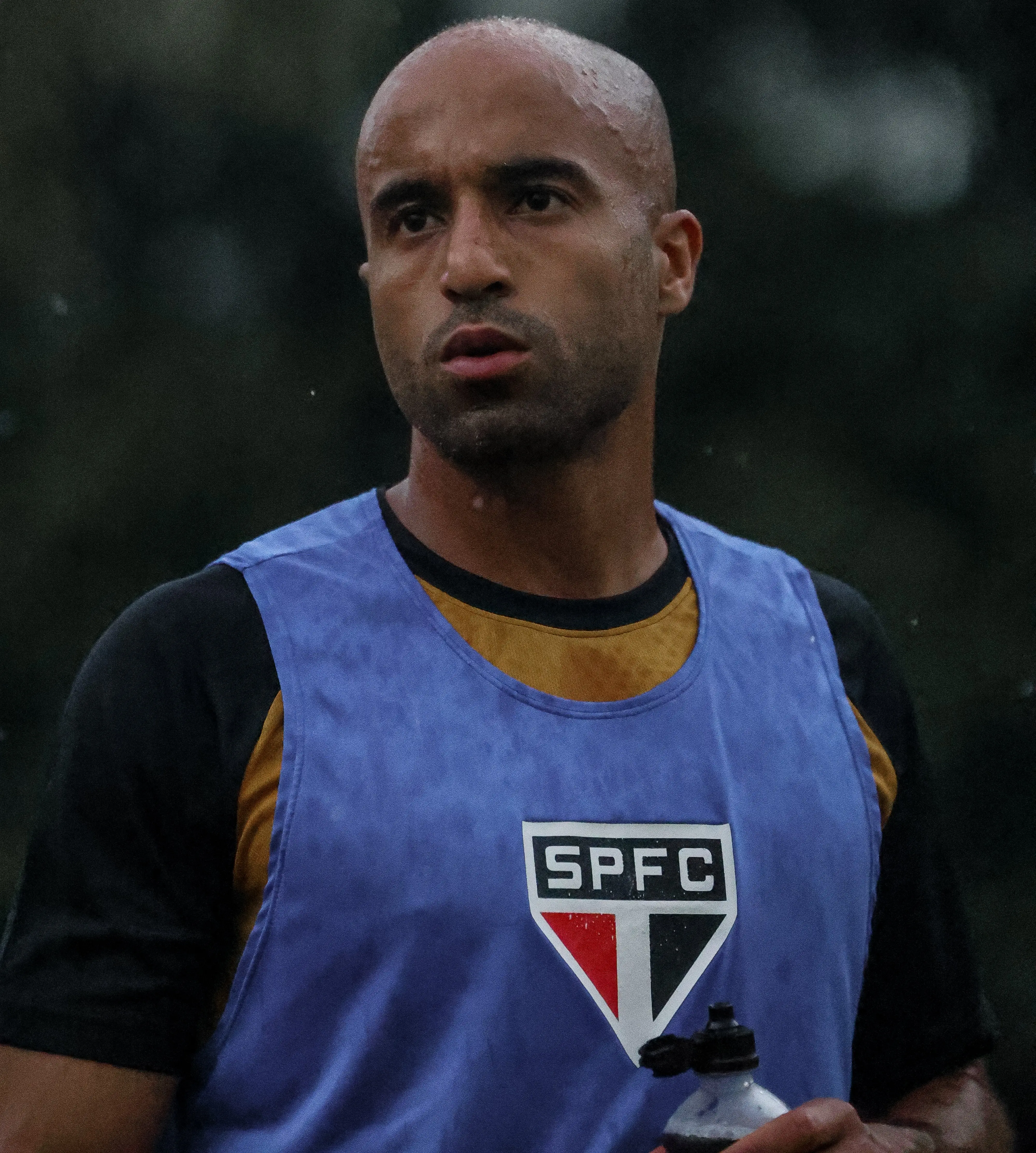 Lucas celebra retorno ao São Paulo após lesão e detalha recuperação antecipada