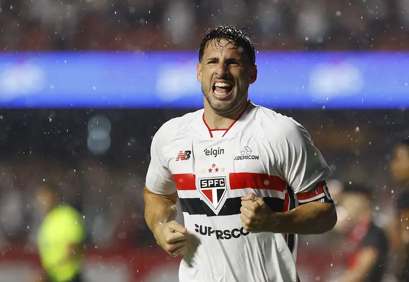 Calleri celebra “vitória de seis pontos” e revela objetivo do São Paulo: “Queremos jogar a Libertadores”