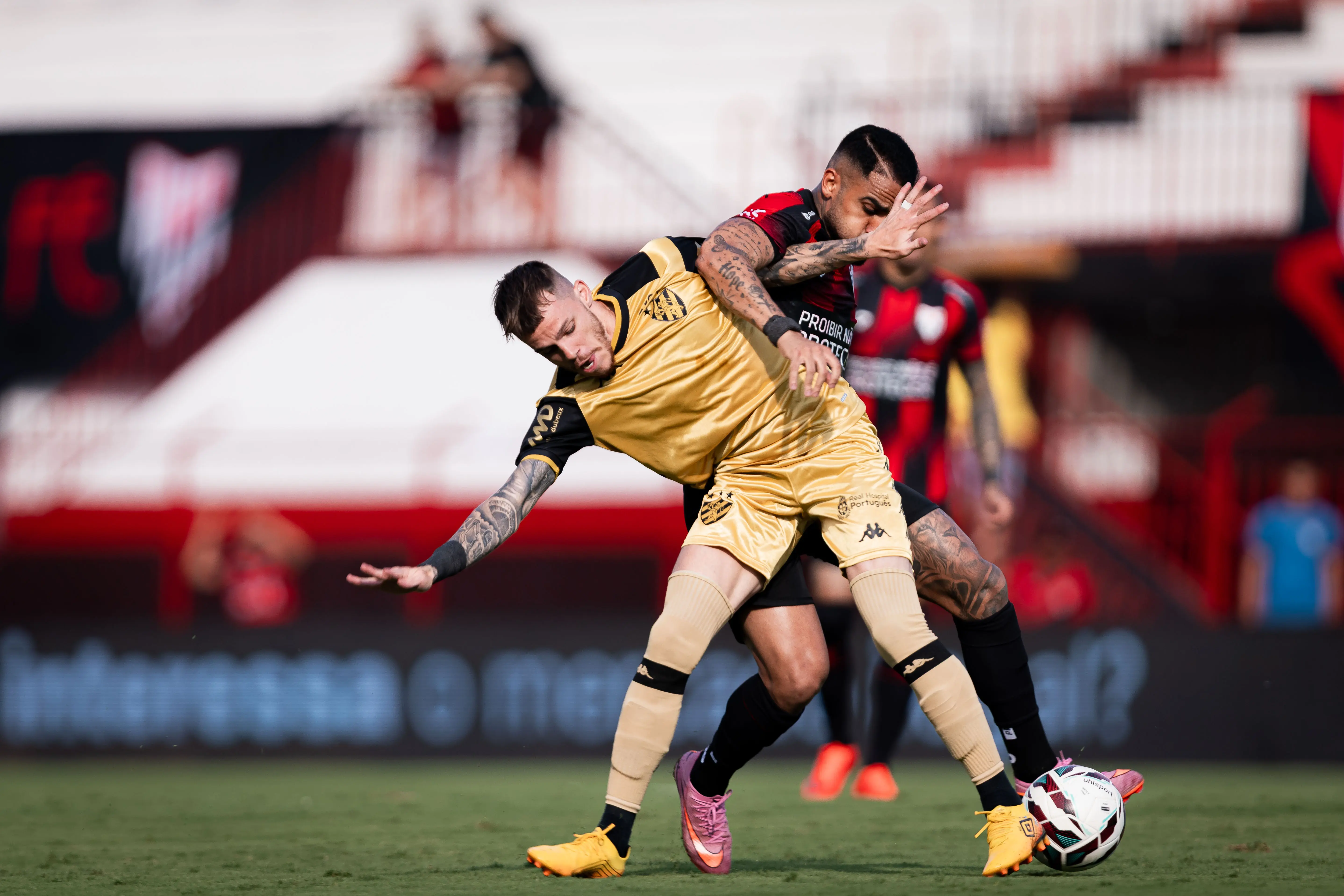 Atlético-GO cede empate ao Sport com um a mais e vê G6 da Série B ameçado