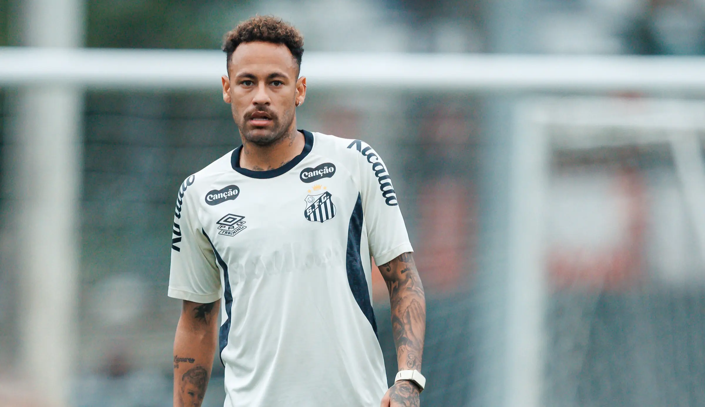 Com Neymar em campo, Santos inicia preparação para enfrentar o Fluminense