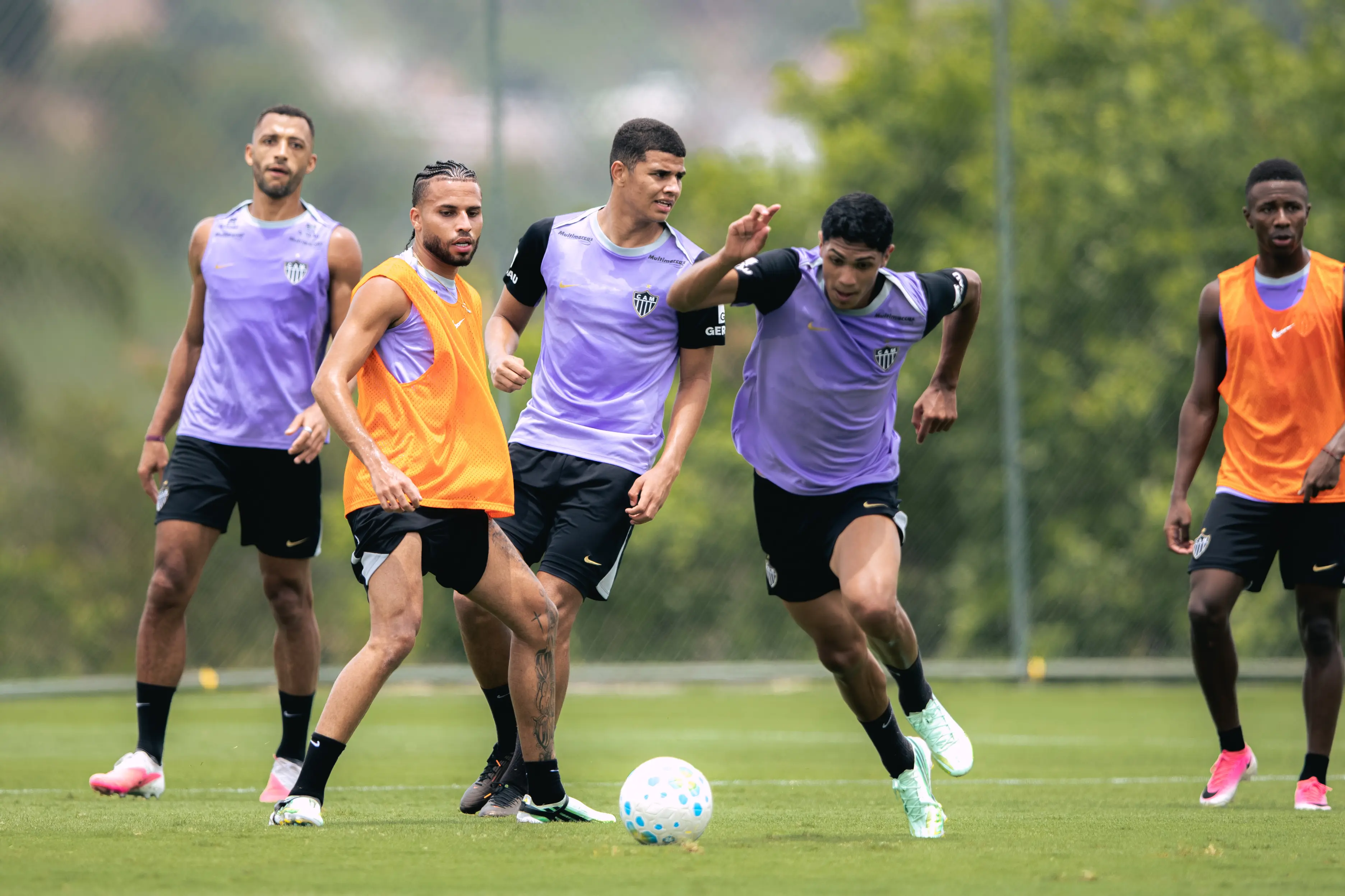 Atlético-MG x Coritiba pelo Brasileirão: onde assistir ao vivo, estatísticas, histórico e escalações