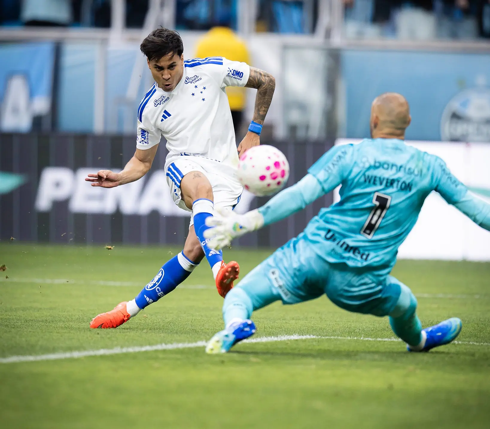Kaio Jorge brinca sobre hat-trick e dedica goleada à torcida do Cruzeiro: “Estávamos devendo”