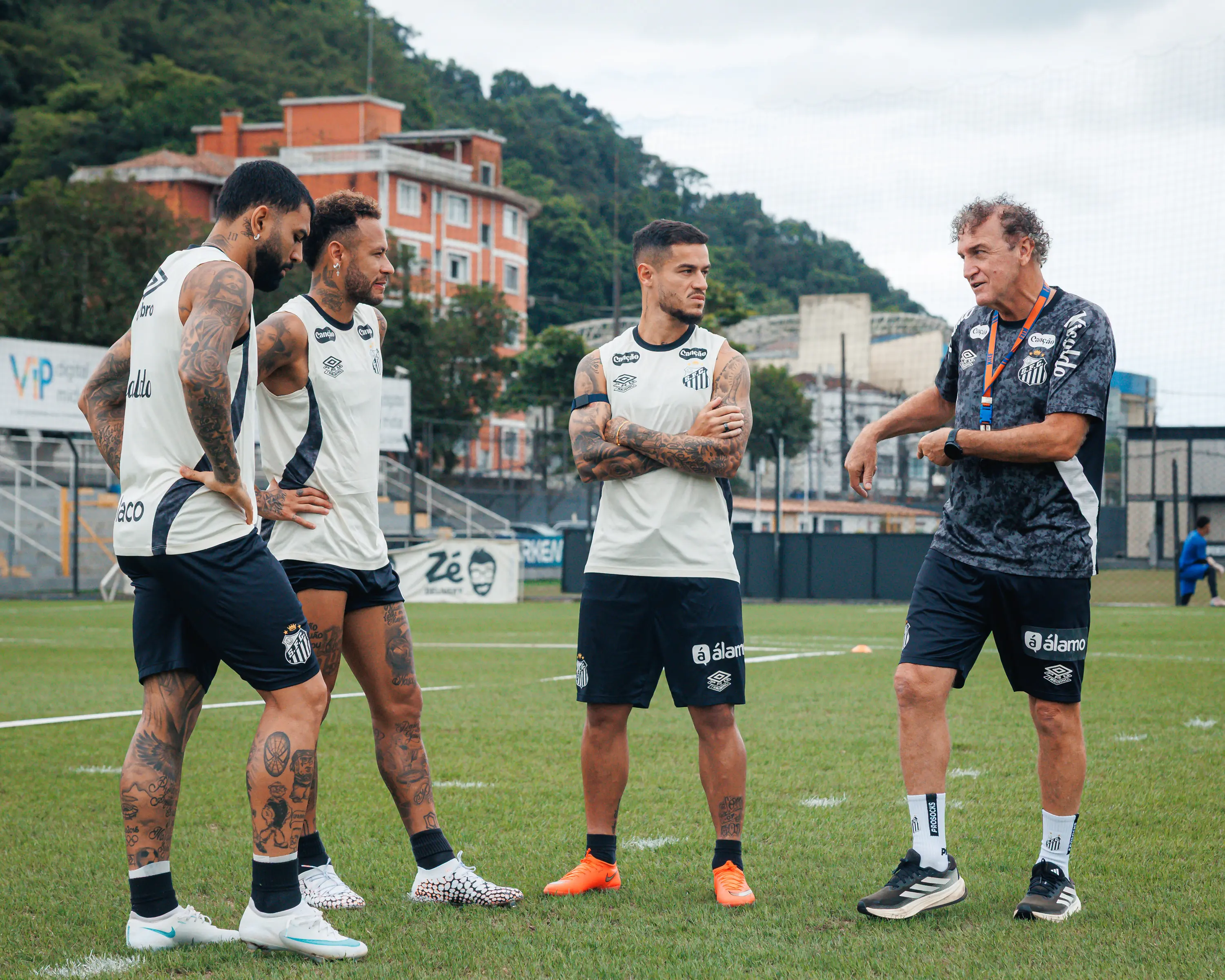 Com titulares em campo, Santos intensifica preparação para enfrentar o Bahia