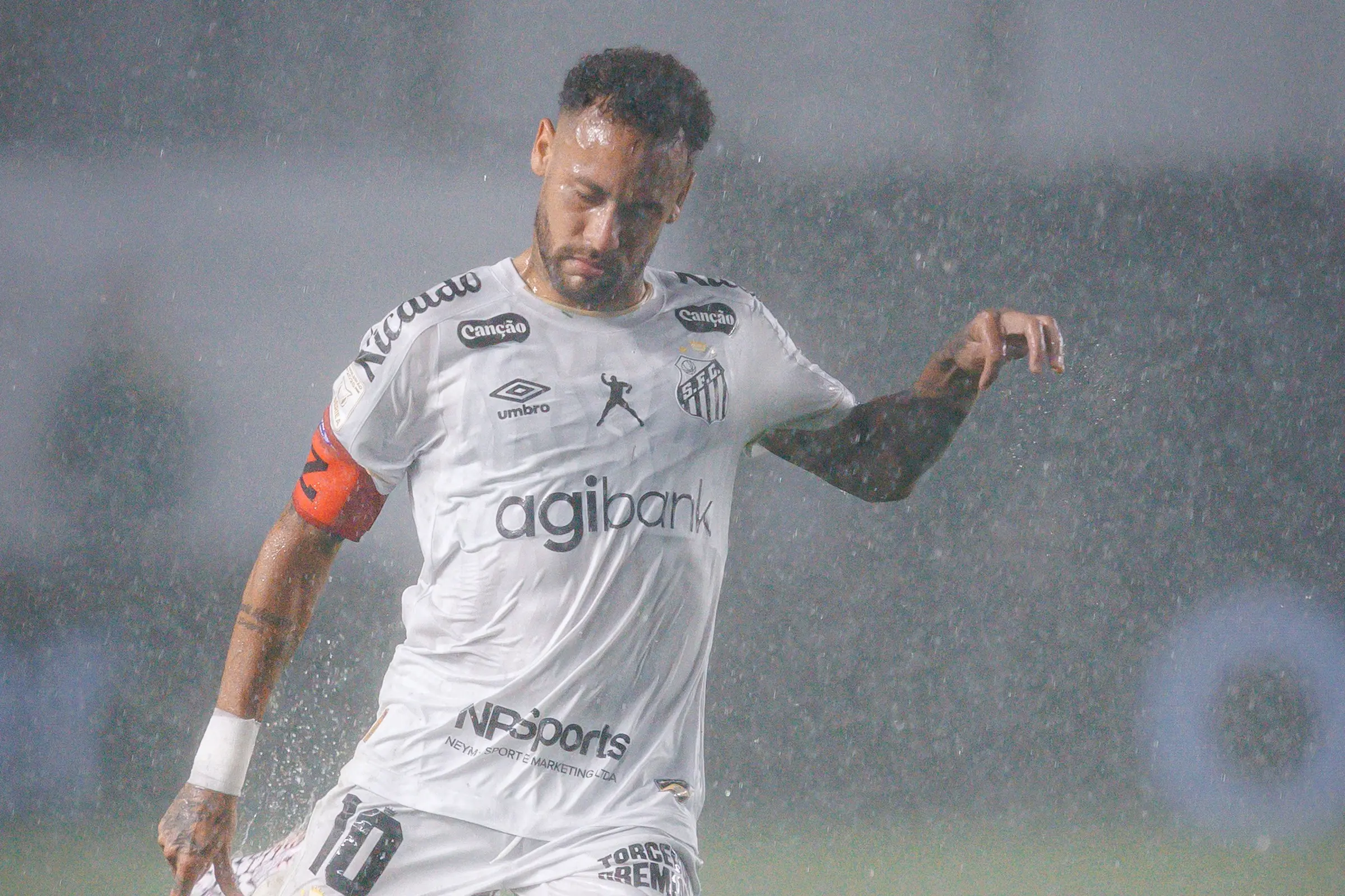 Neymar ataca Nestor após expulsão contra o Bahia: “idiota”