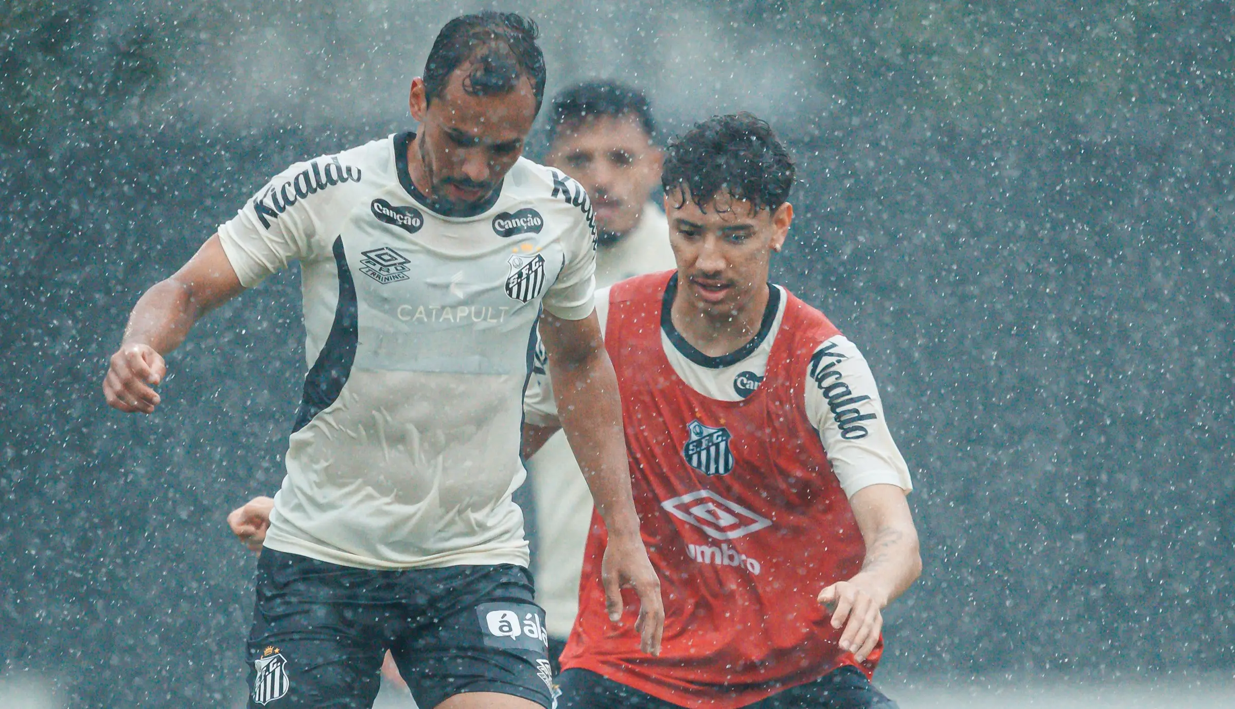 Com mudanças à vista, Santos inicia preparação para enfrentar Palmeiras