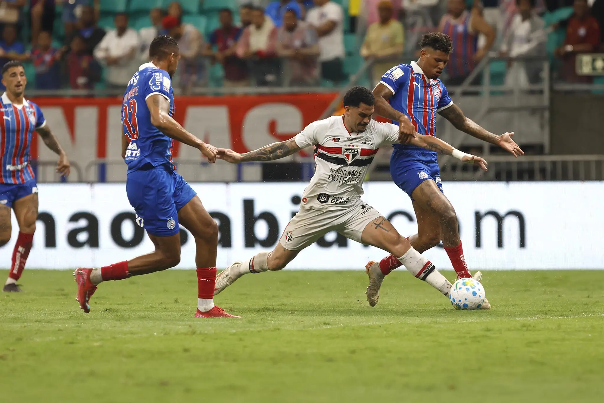 Melhores momentos: Bahia 3 x 2 São Paulo pelo Brasileirão