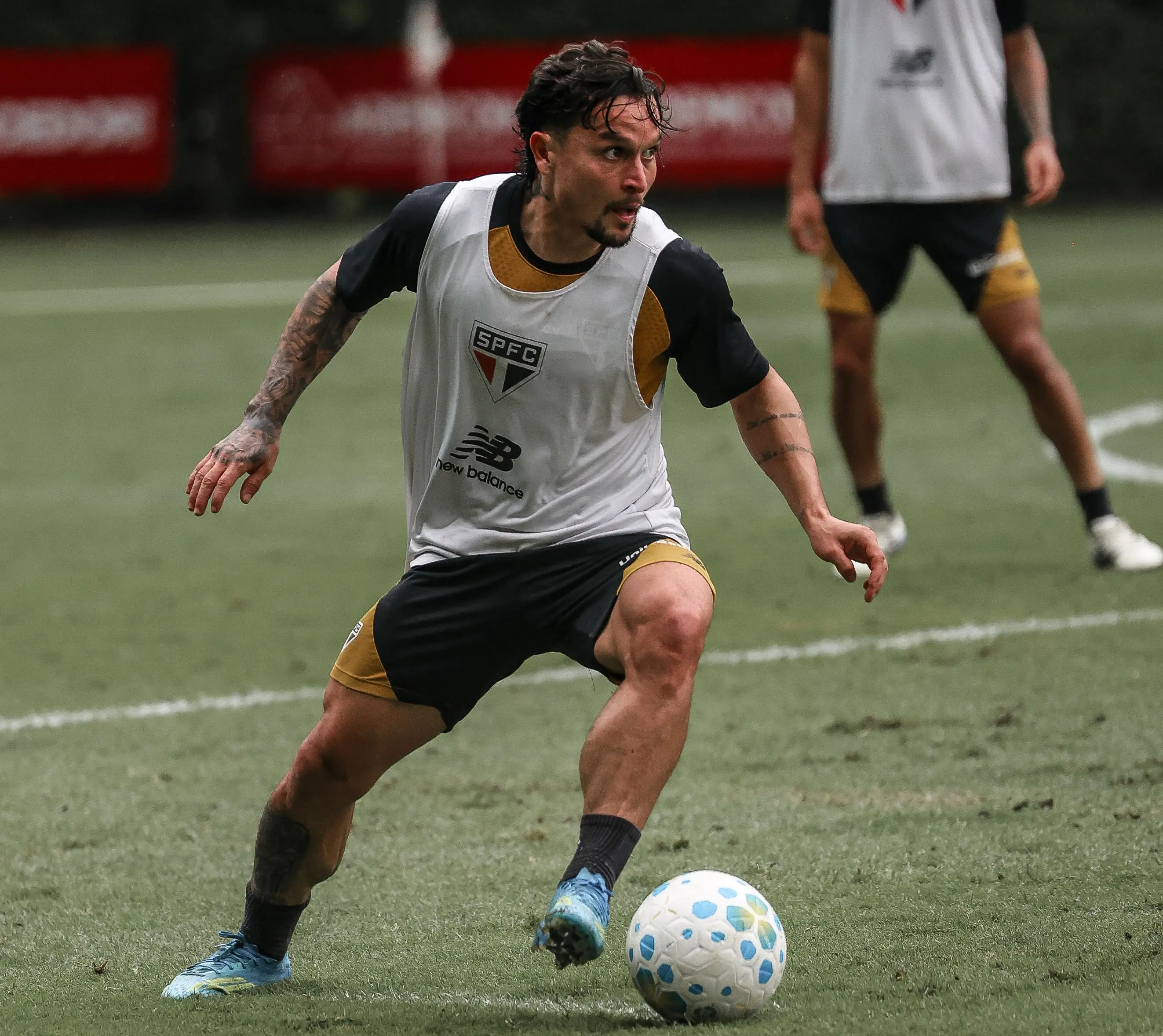 São Paulo inicia preparação para clássico contra o Corinthians no Brasileirão