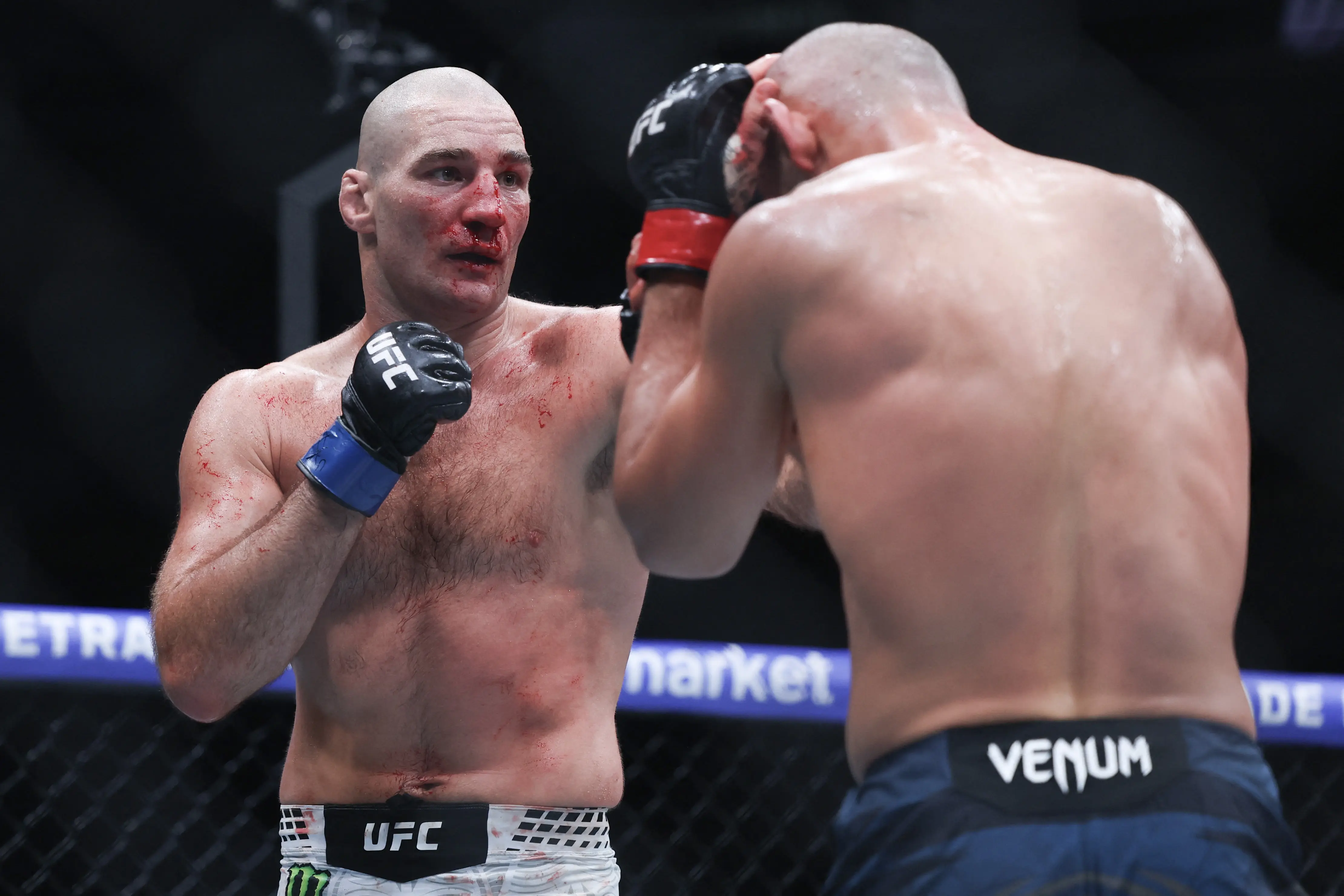 Strickland critica salários do UFC e ameaça deixar organização: “Estou de saco cheio”