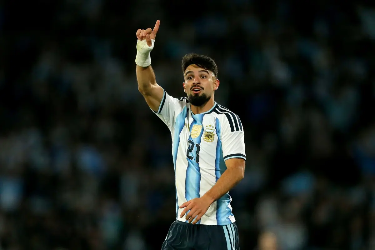 Scaloni elogia Flaco López, do Palmeiras, após primeiro gol pela Argentina: “Jogador completo”