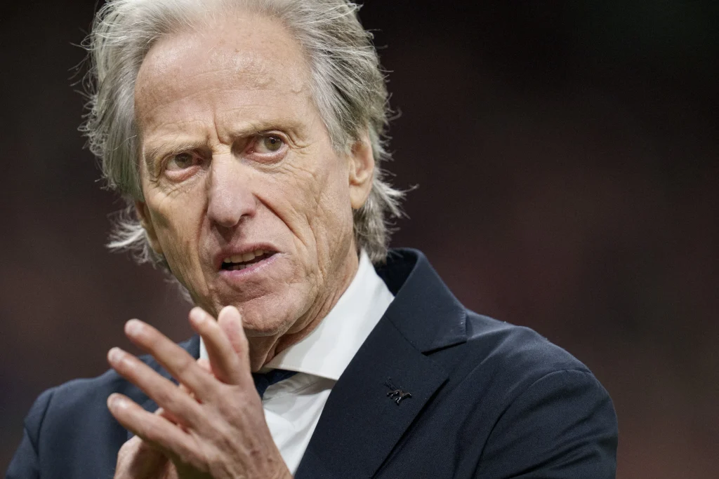 Jorge Jesus pede foco na Noruega e evita responder sobre CR7