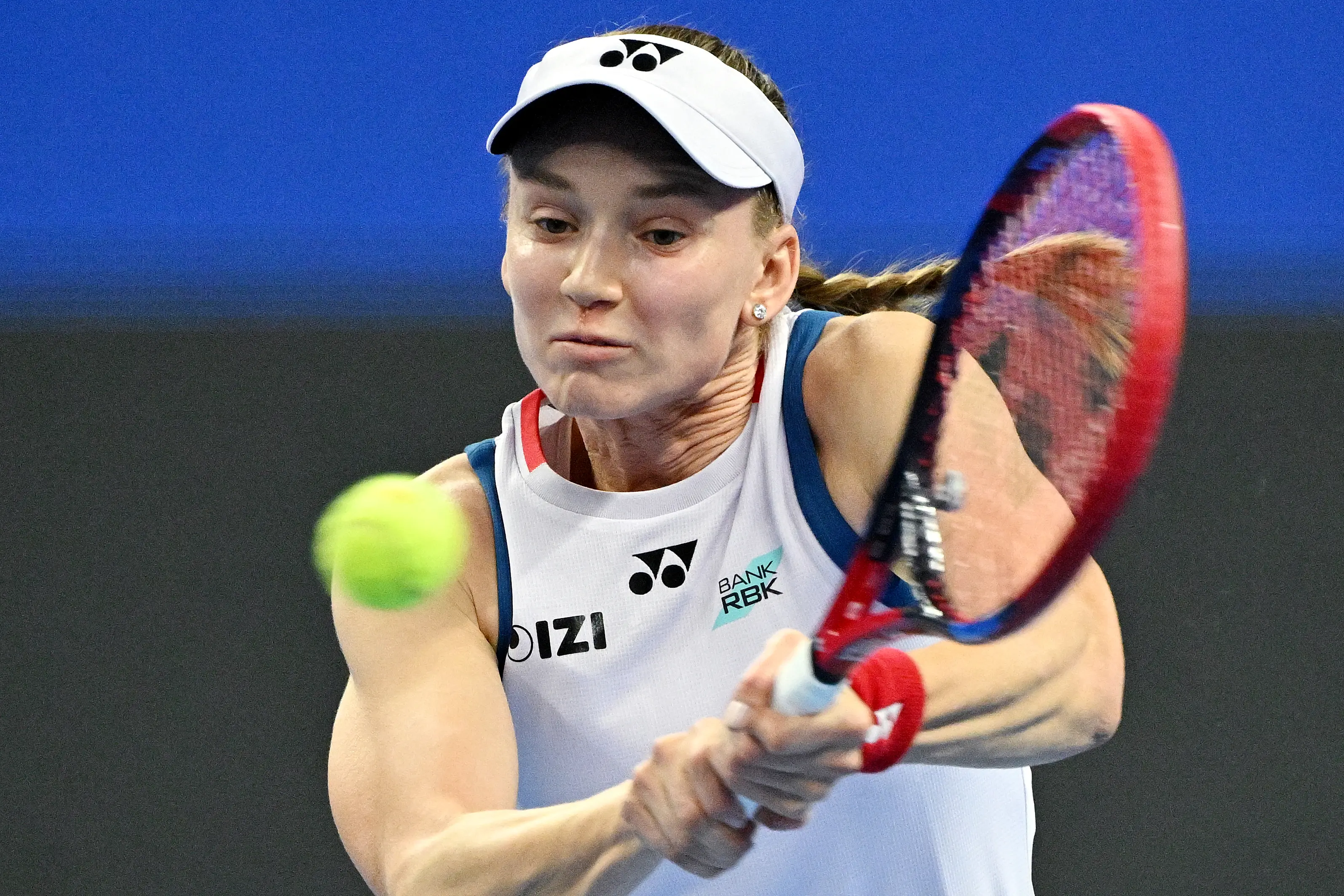 Rybakina, número um do tênis mundial, desiste do WTA 1000 de Wuhan por lesão