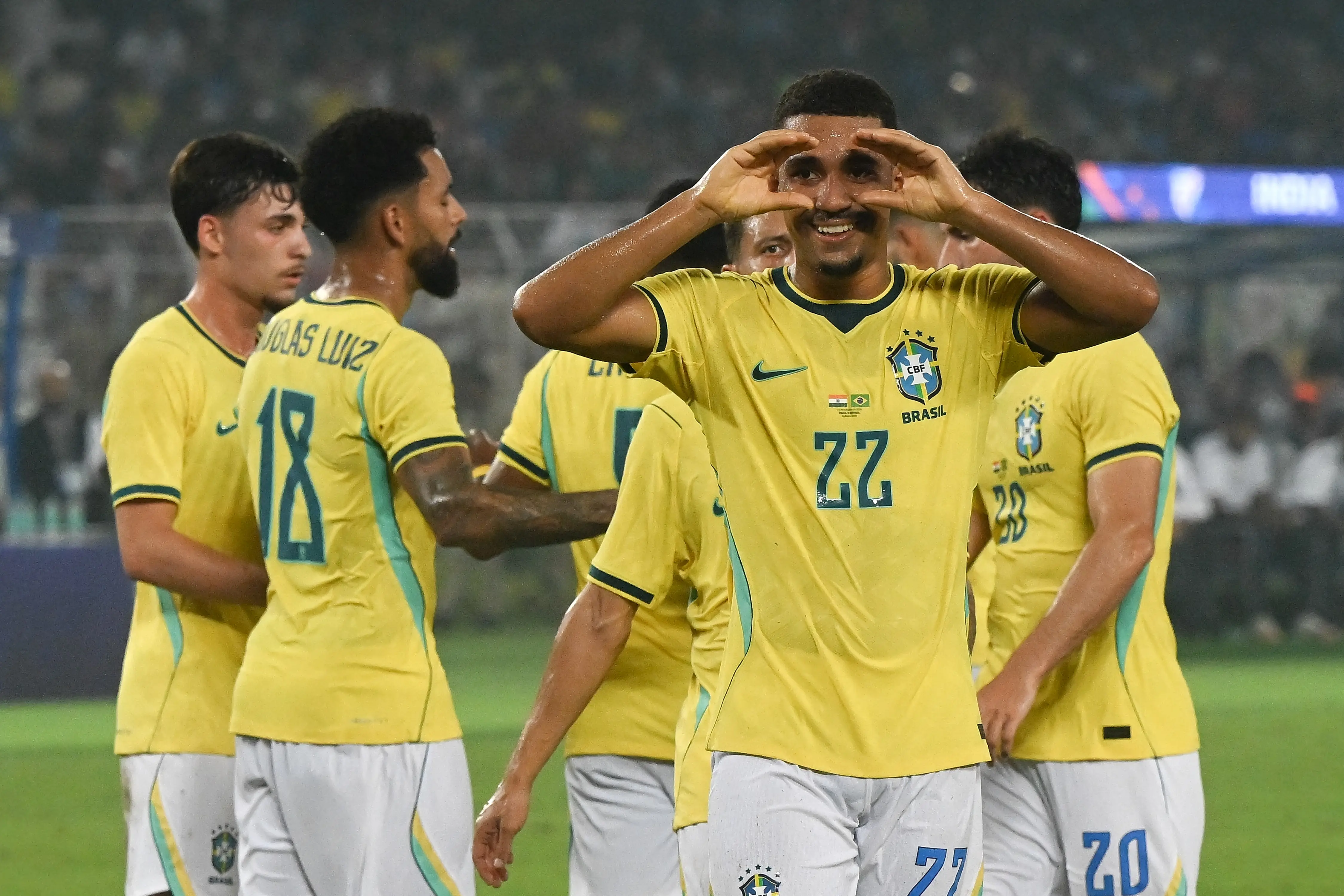 Samuel Lino comenta concorrência na Seleção e explica ritmo lento contra a Índia: “O calor atrapalha”