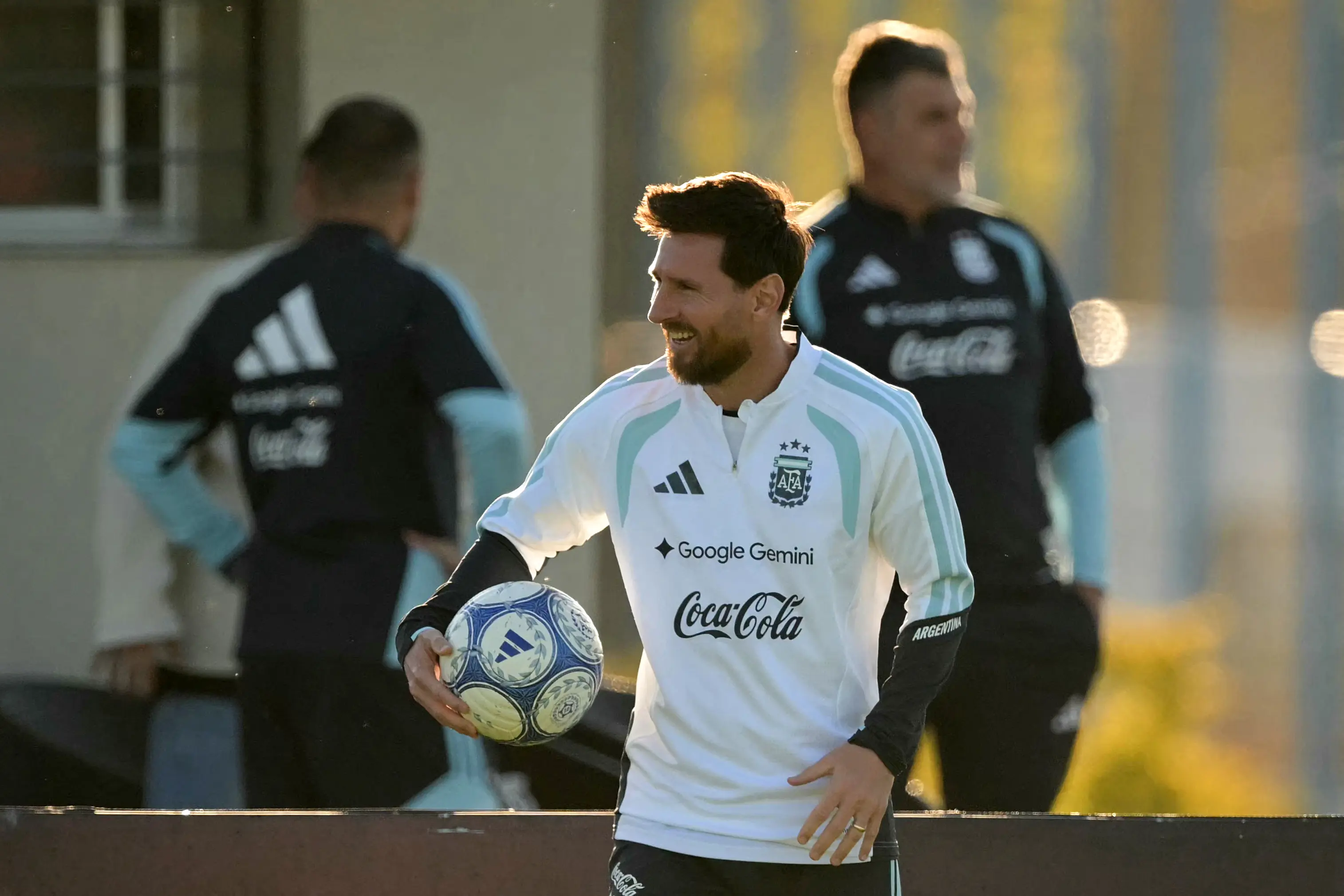 Argentina se despede de Messi em amistoso com ares de mudança de era