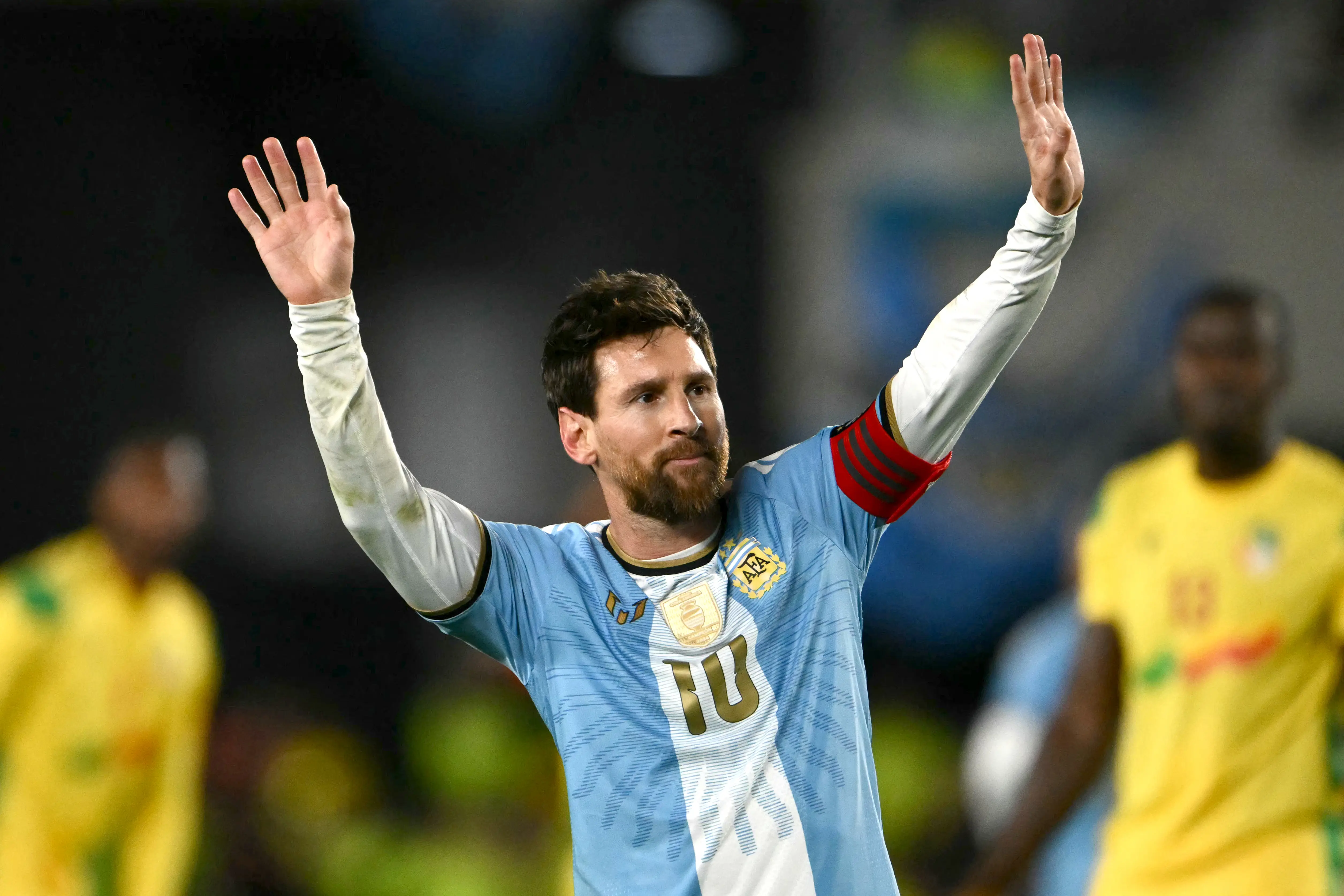 Messi marca contra o Benin e fecha trajetória pela Argentina com festa