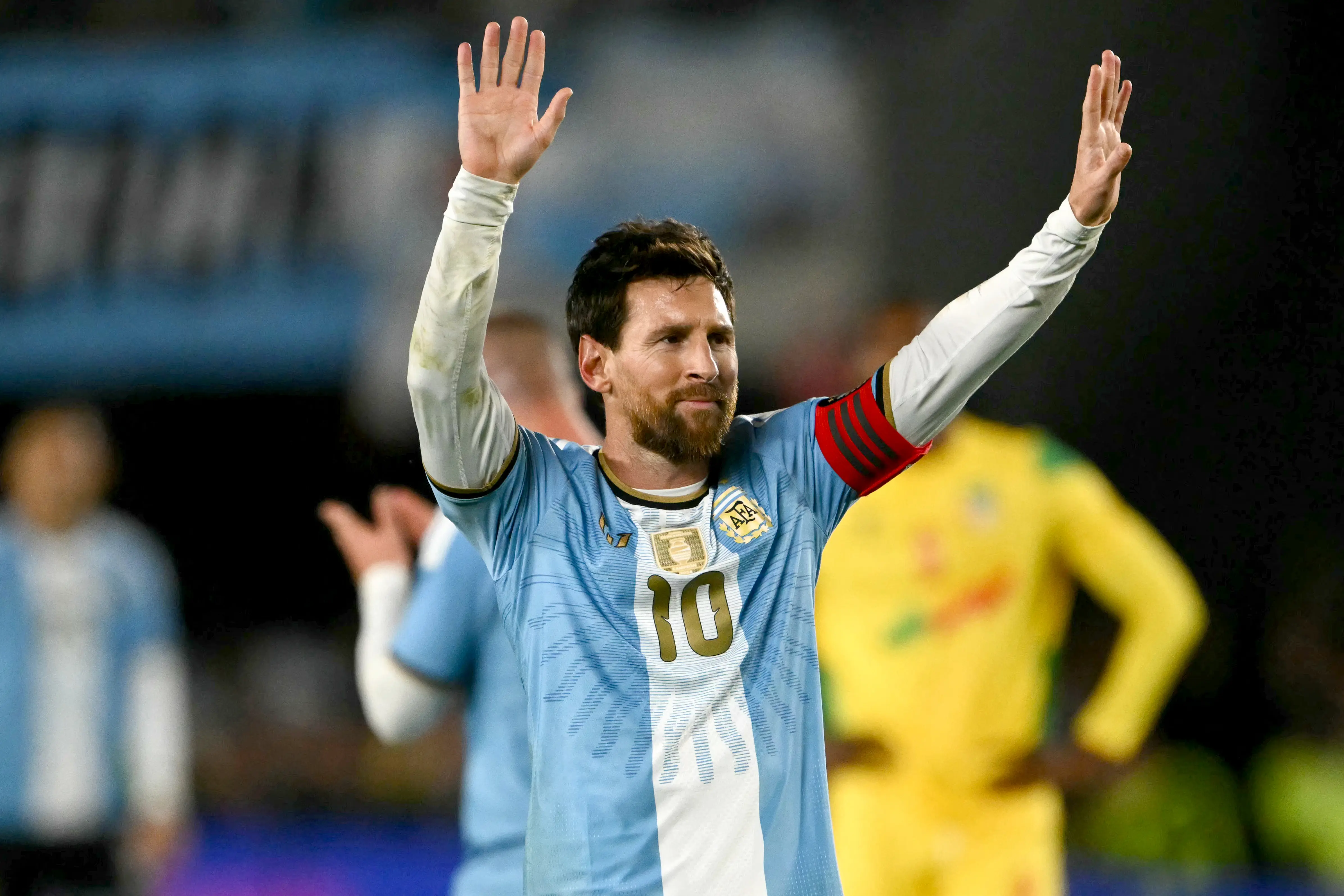 Jornais argentinos reverenciam Messi após despedida da Seleção