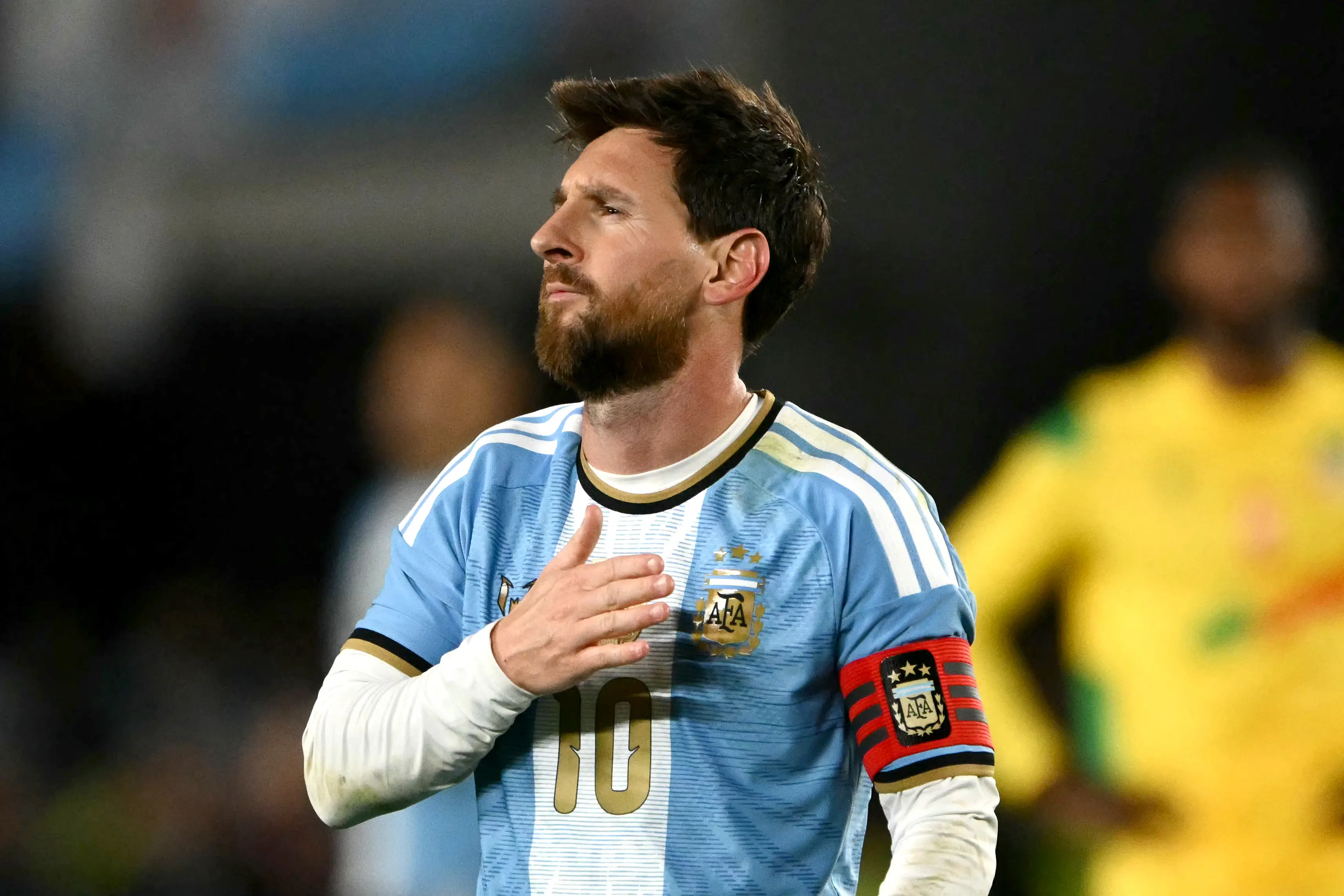 Veja fotos das capas dos jornais argentinos na despedida de Lionel Messi
