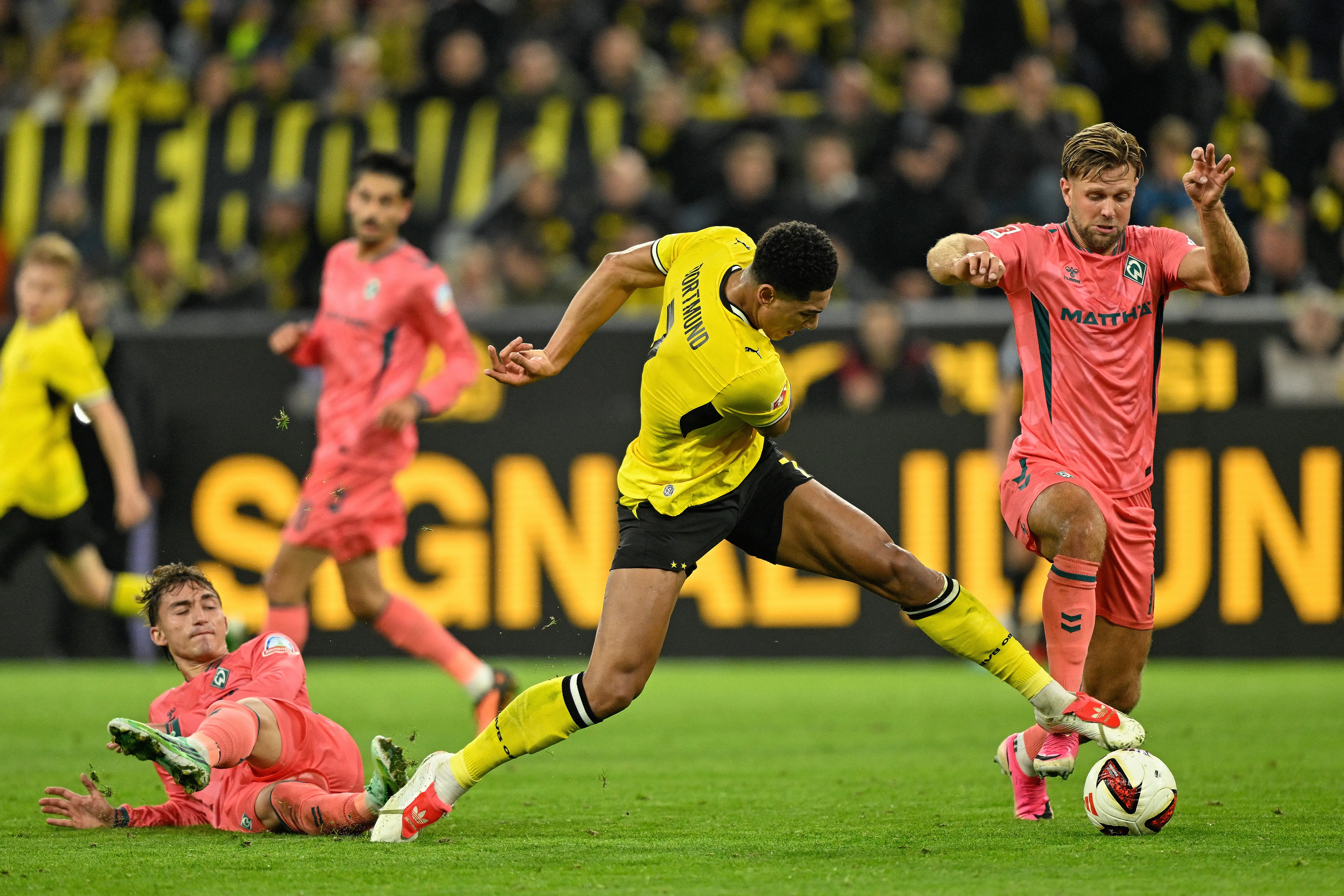 Melhores momentos: Dortmund 2 x 2 Bremen pela Bundesliga